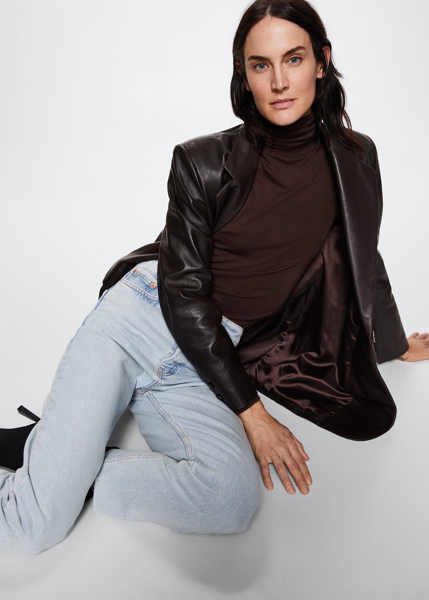 High-waist cropped straight jeans - Details of the article 2