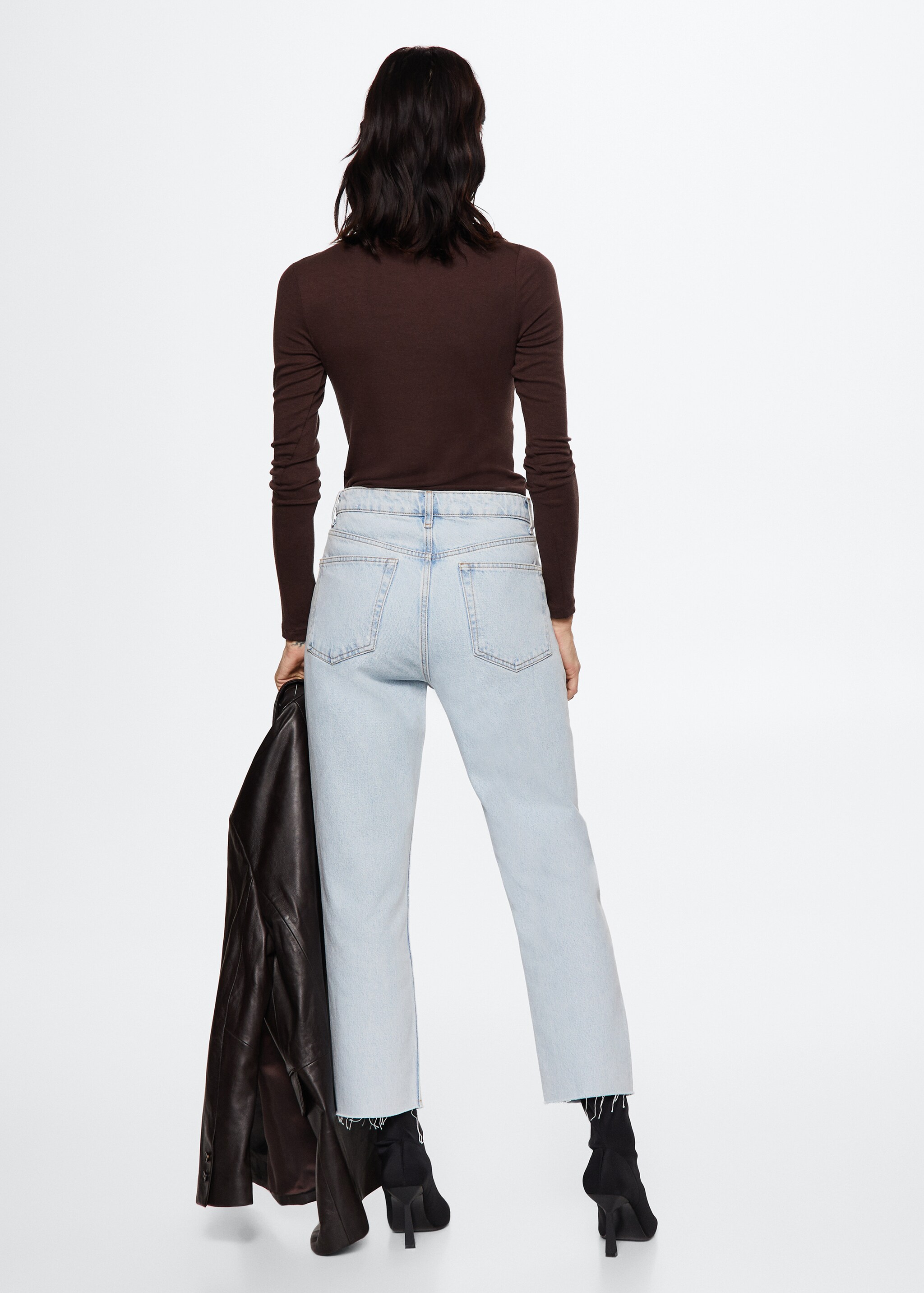 Gerade Crop-Jeans mit hohem Bund - Rückseite des Artikels