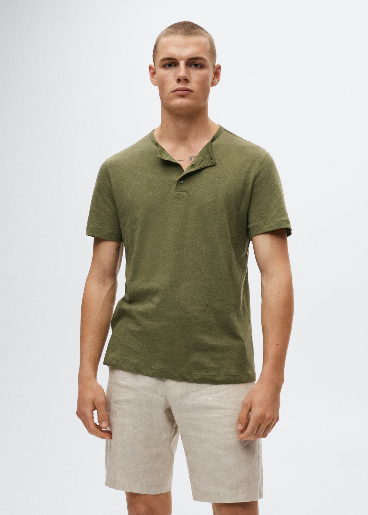 Camiseta cuello panadero lino - Plano medio