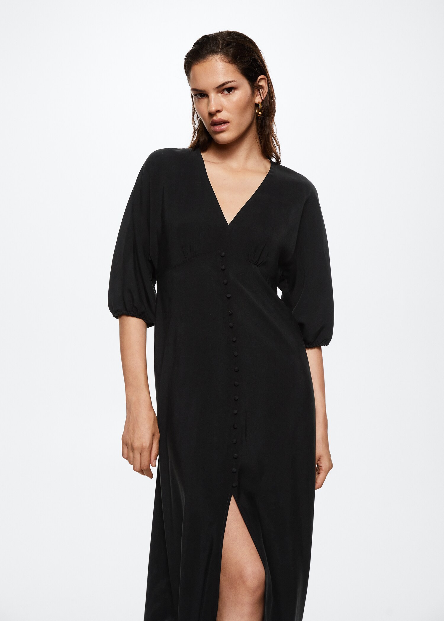 Rochie midi cu nasturi - Plan mediu