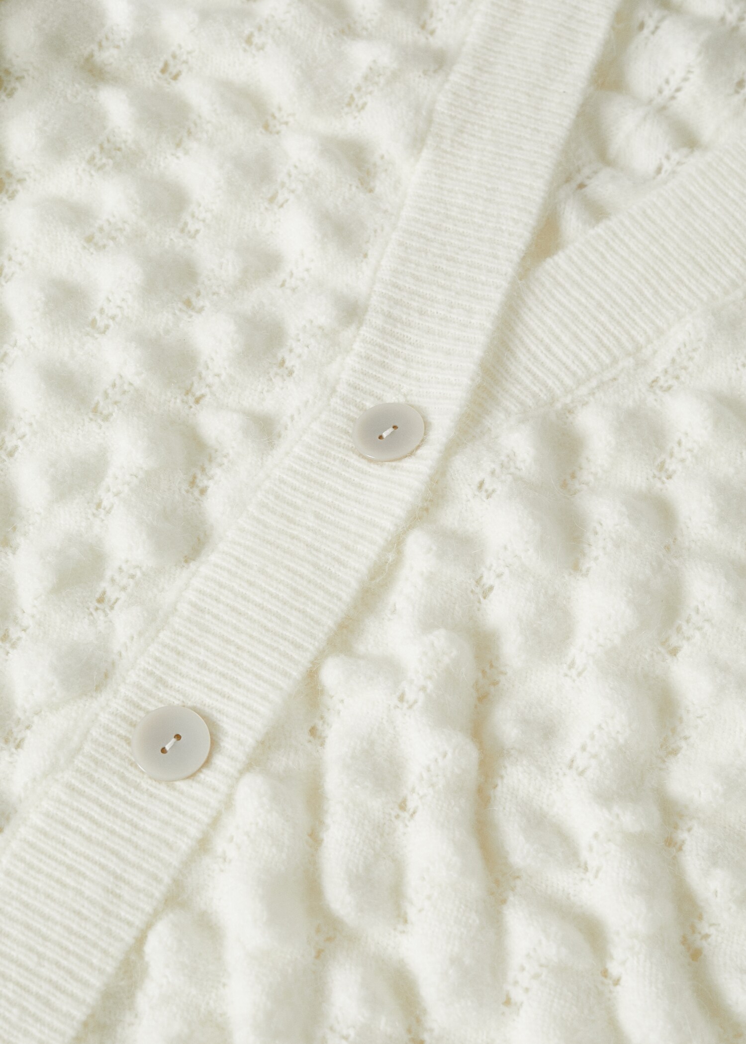 Oversized cardigan with buttons - Details of the article 8