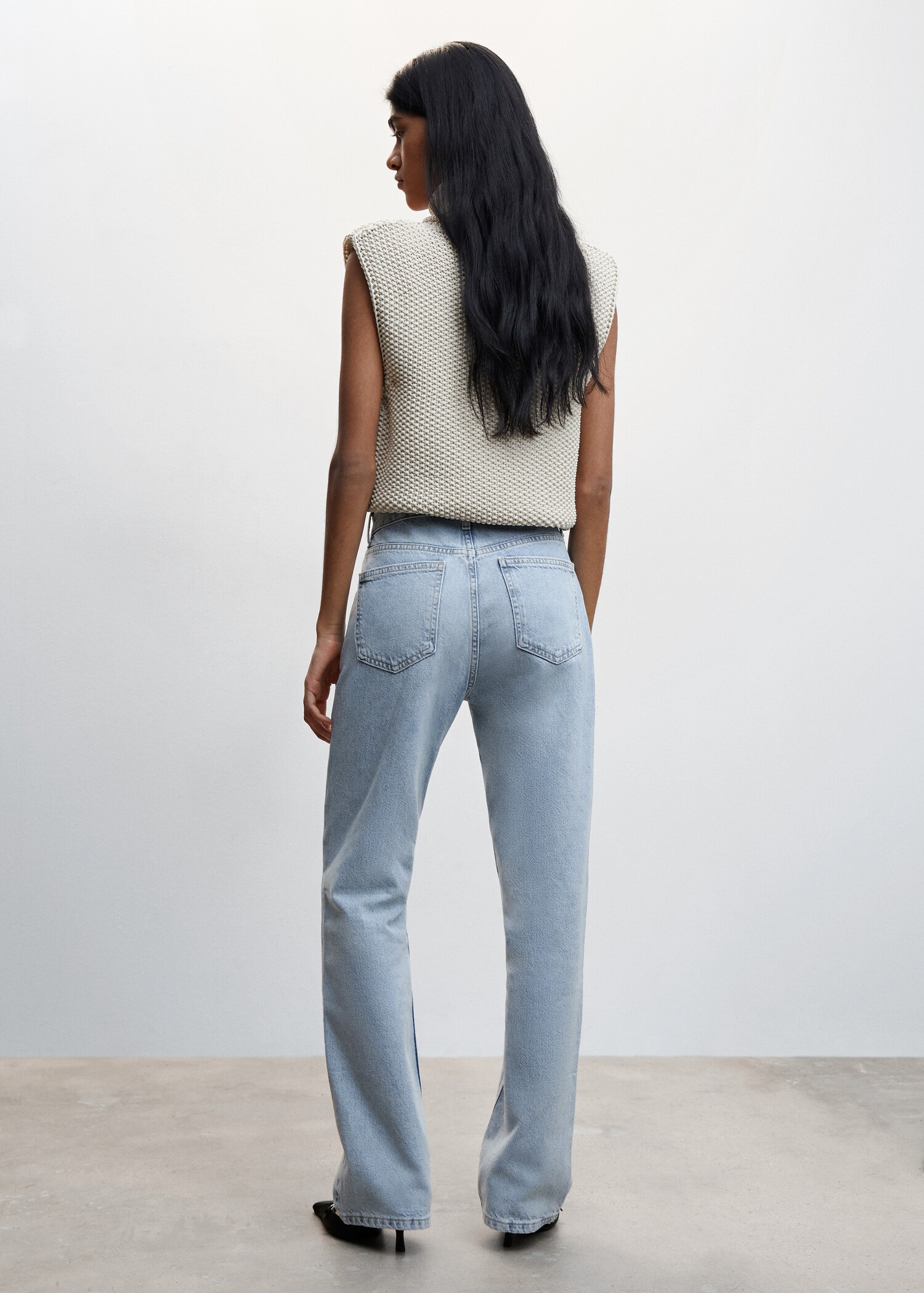 Mid-rise straight jeans - Reverse of the article