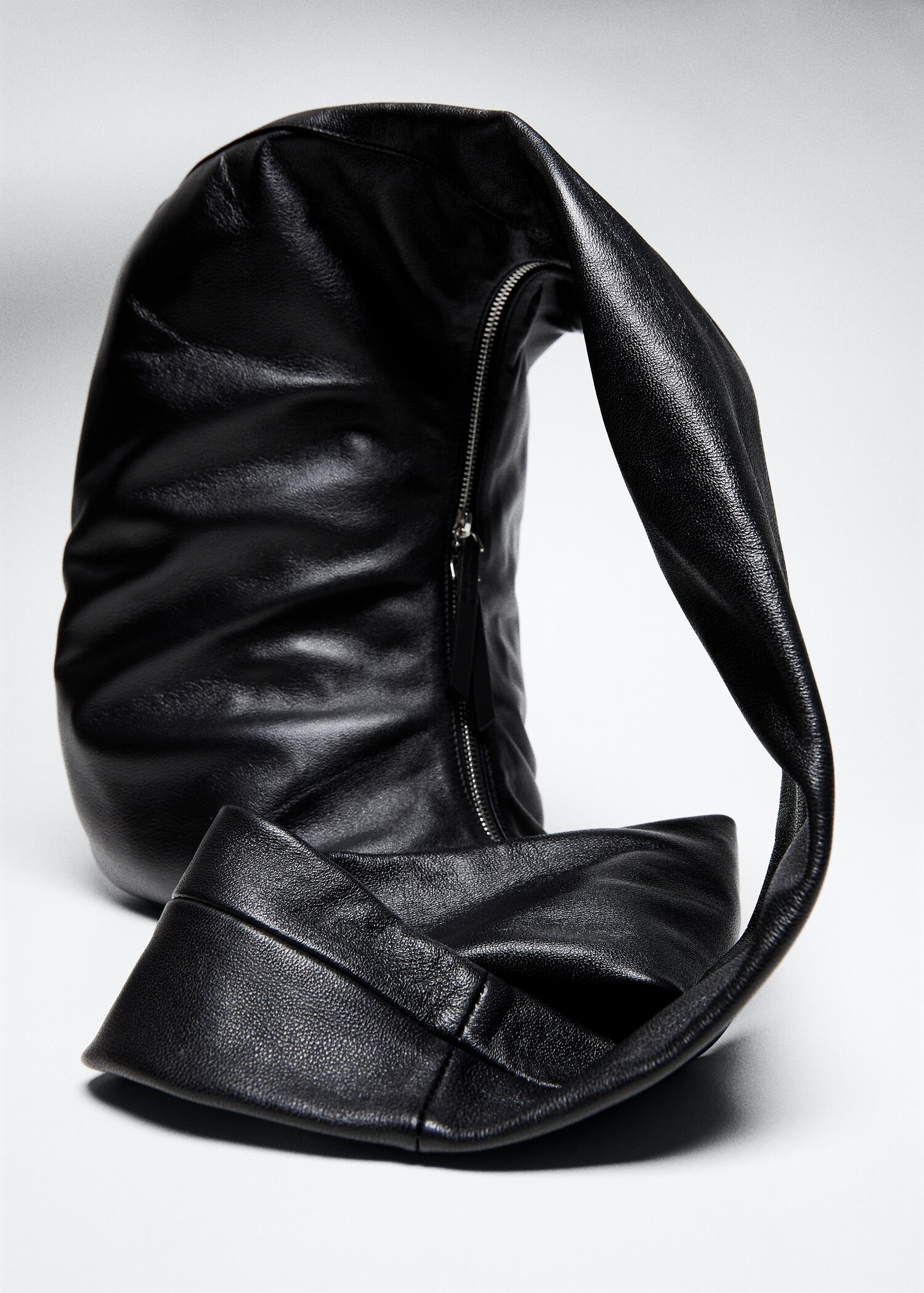 Leather strap tote bag - Details of the article 5