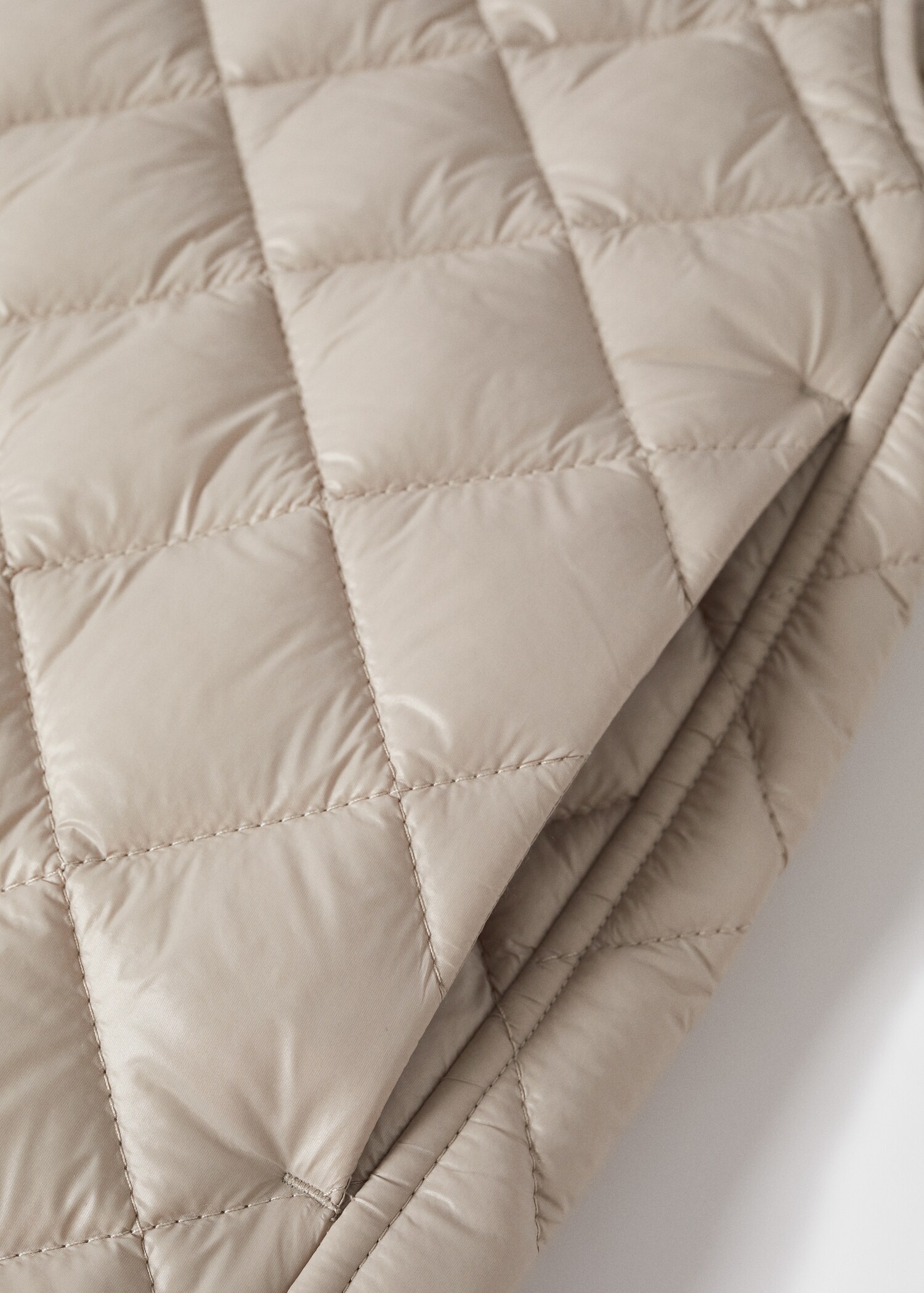 Ultra-light quilted gilet - Details of the article 8
