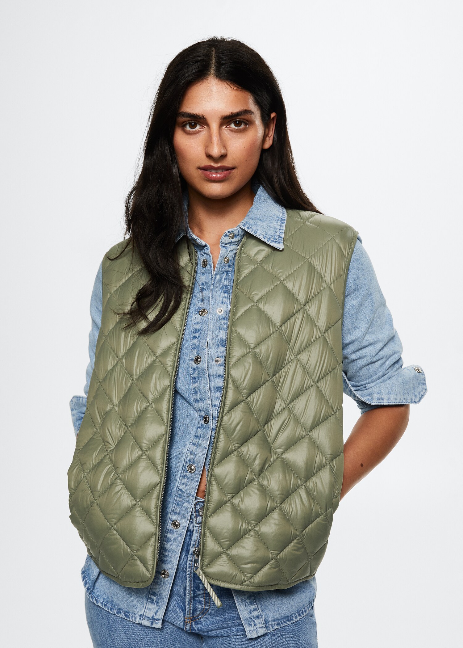 Ultra-light quilted vest - Medium plane