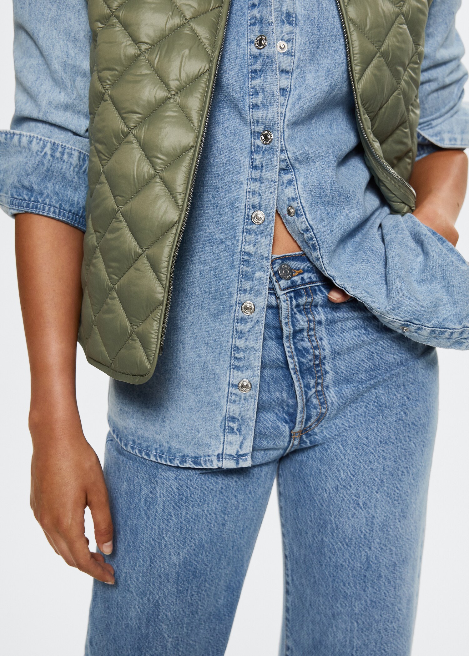 Ultra-light quilted vest - Details of the article 2