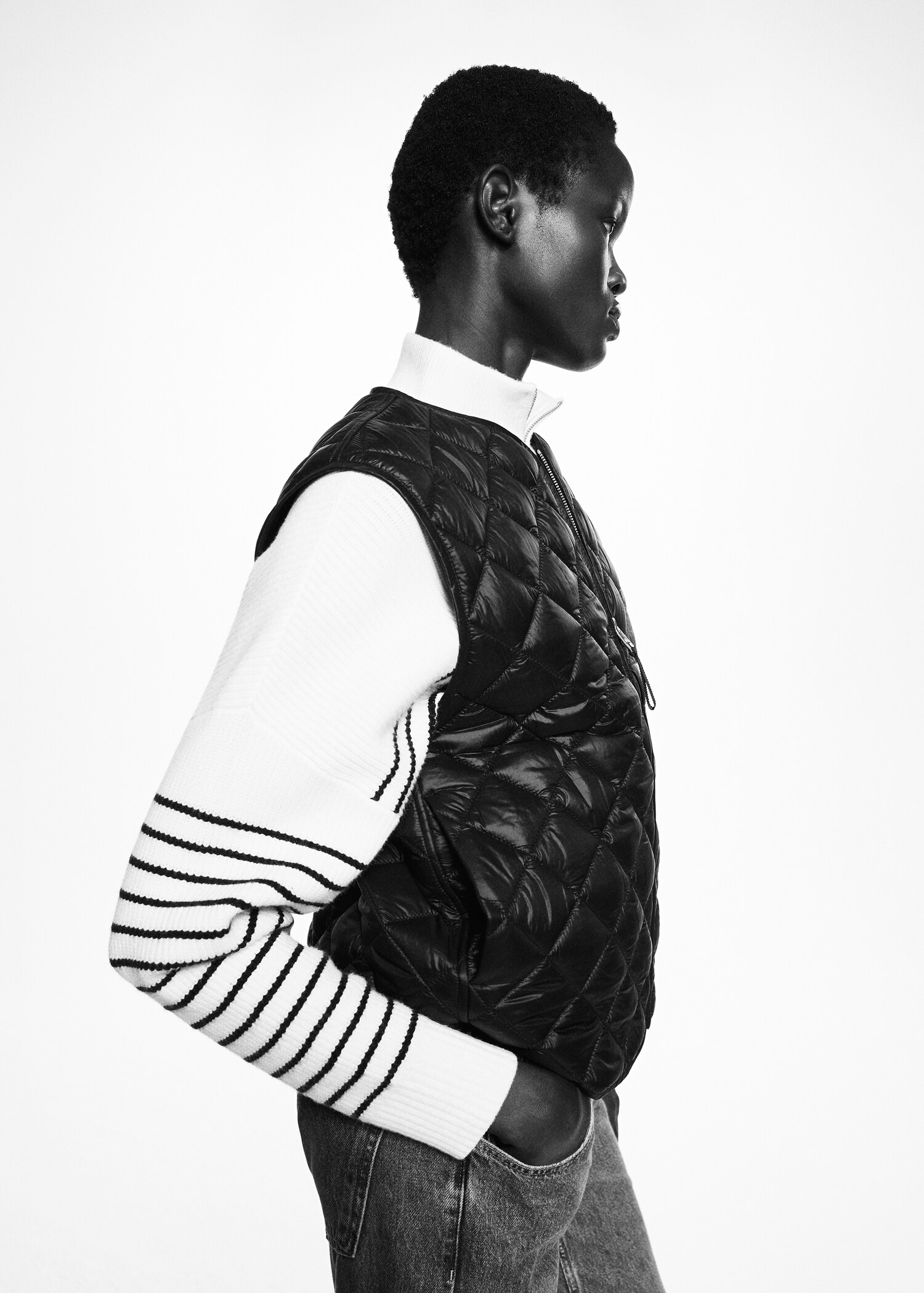 Ultra-light quilted gilet - Details of the article 2