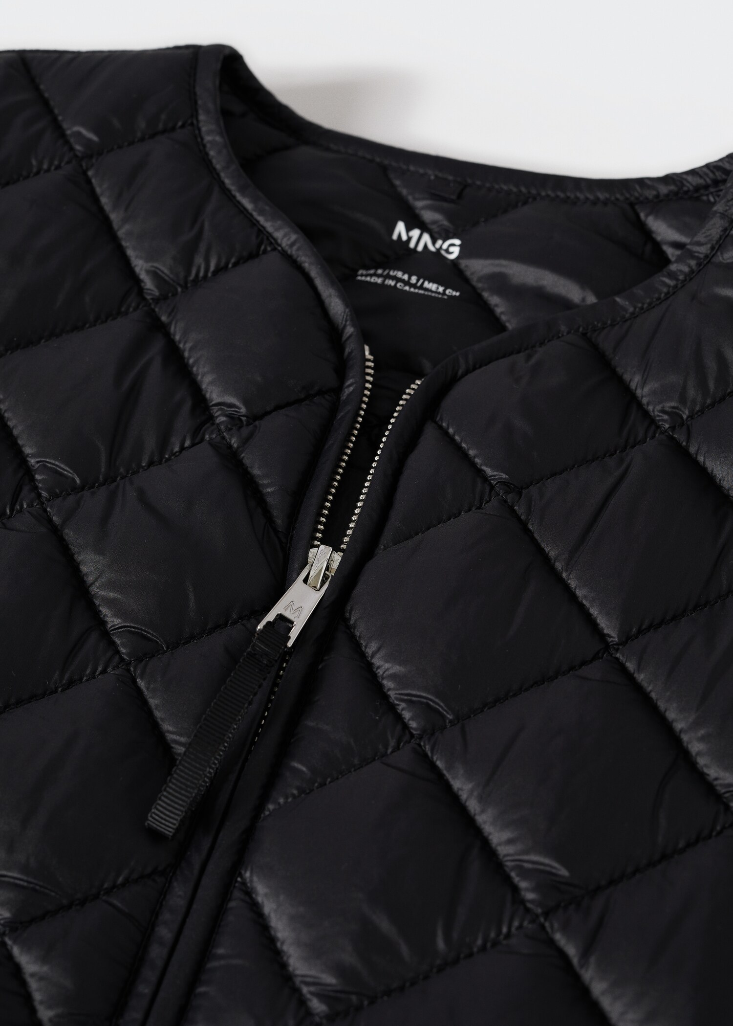 Ultra-light quilted gilet - Details of the article 8