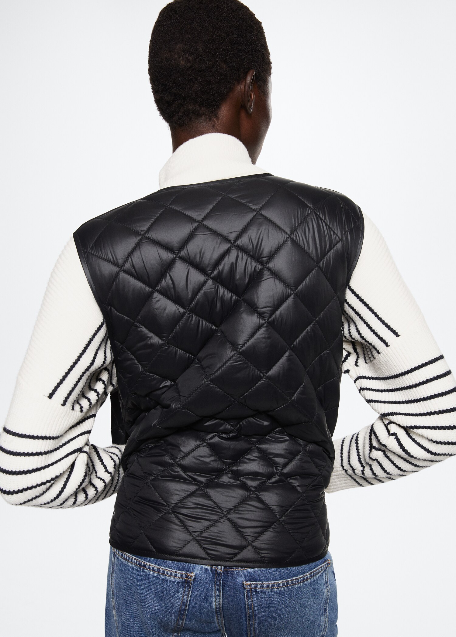 Ultra-light quilted gilet - Reverse of the article