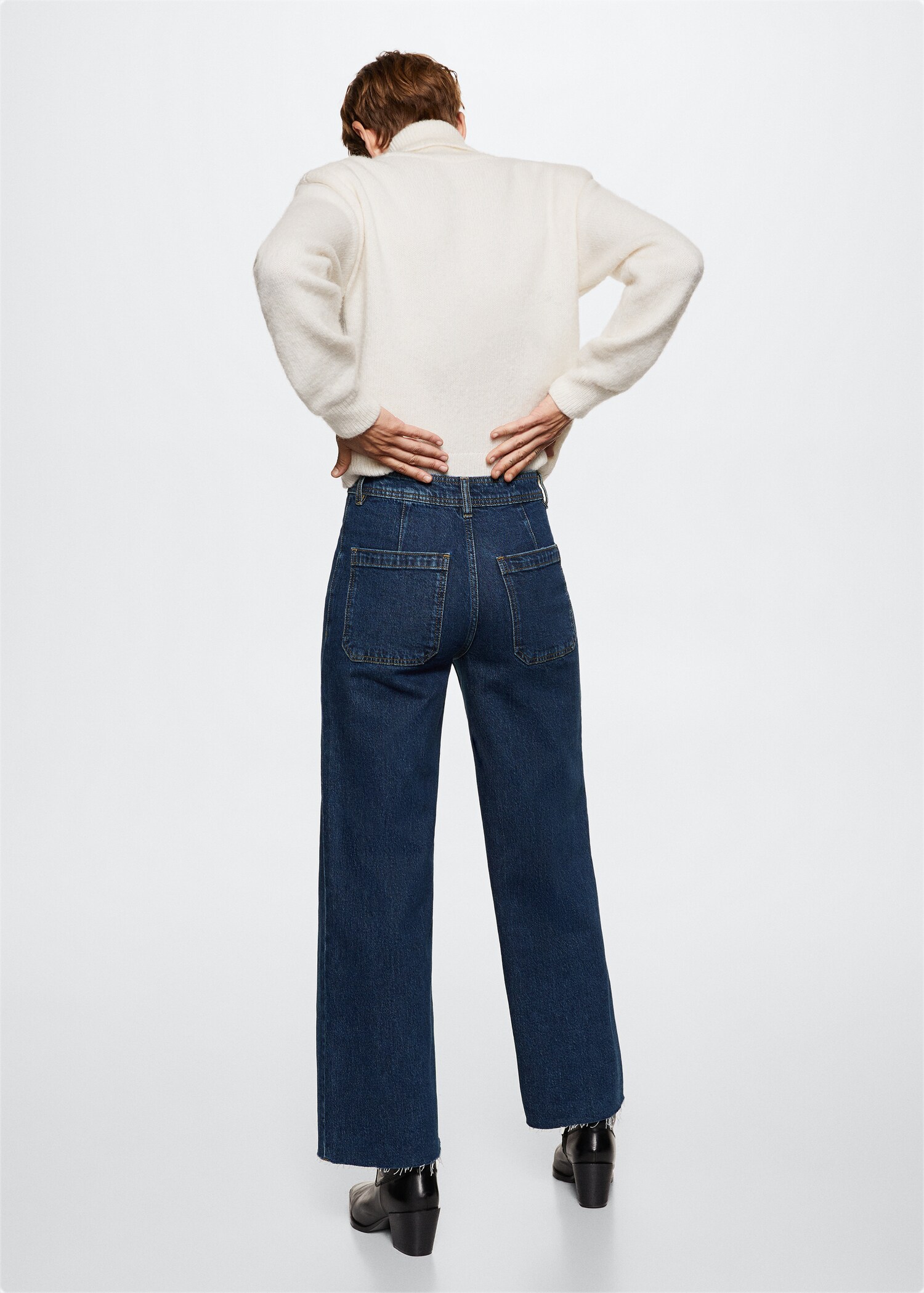 Culotte-Jeans mit hohem Bund - Rückseite des Artikels