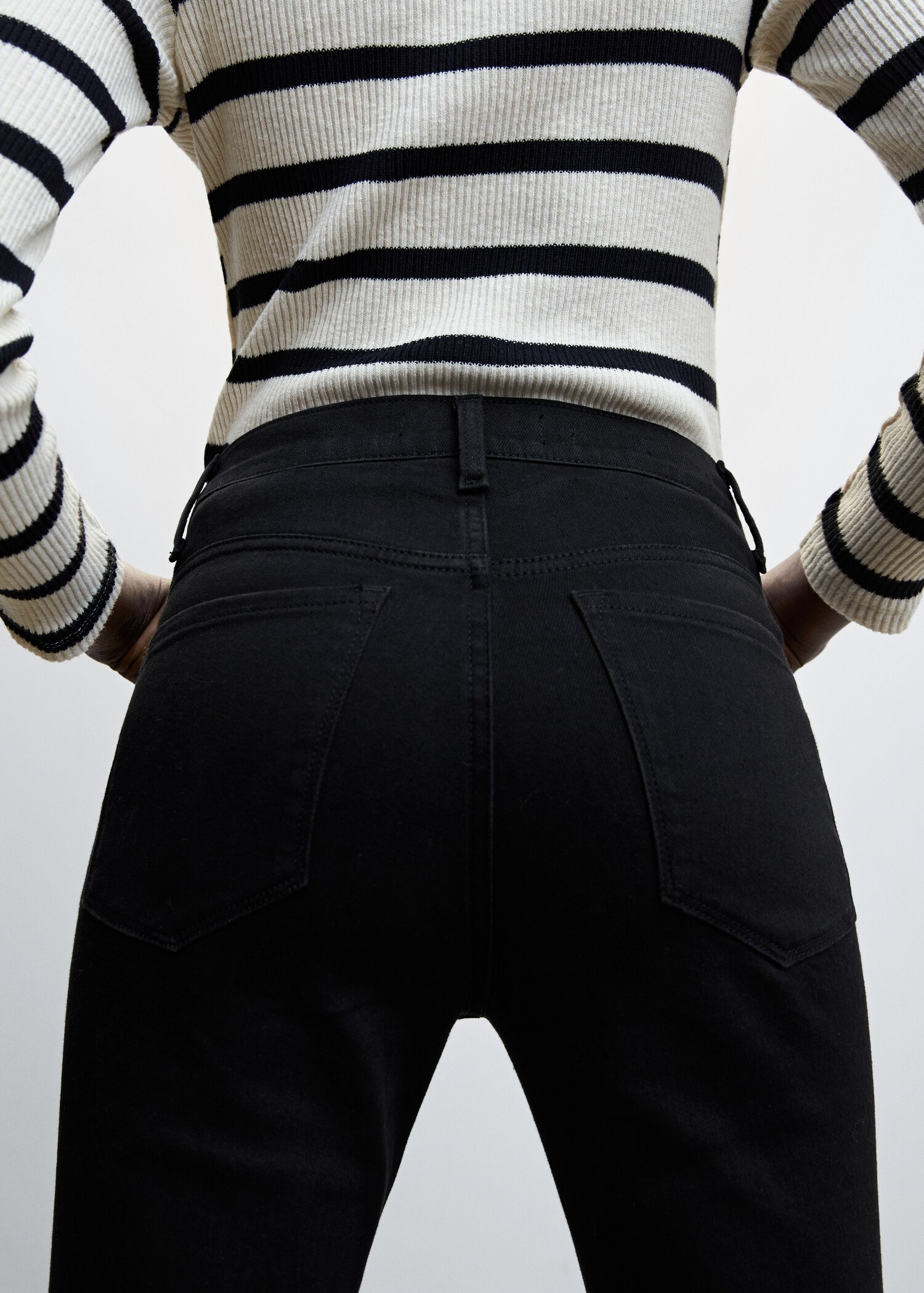 High-waist bootcut jeans - Details of the article 6