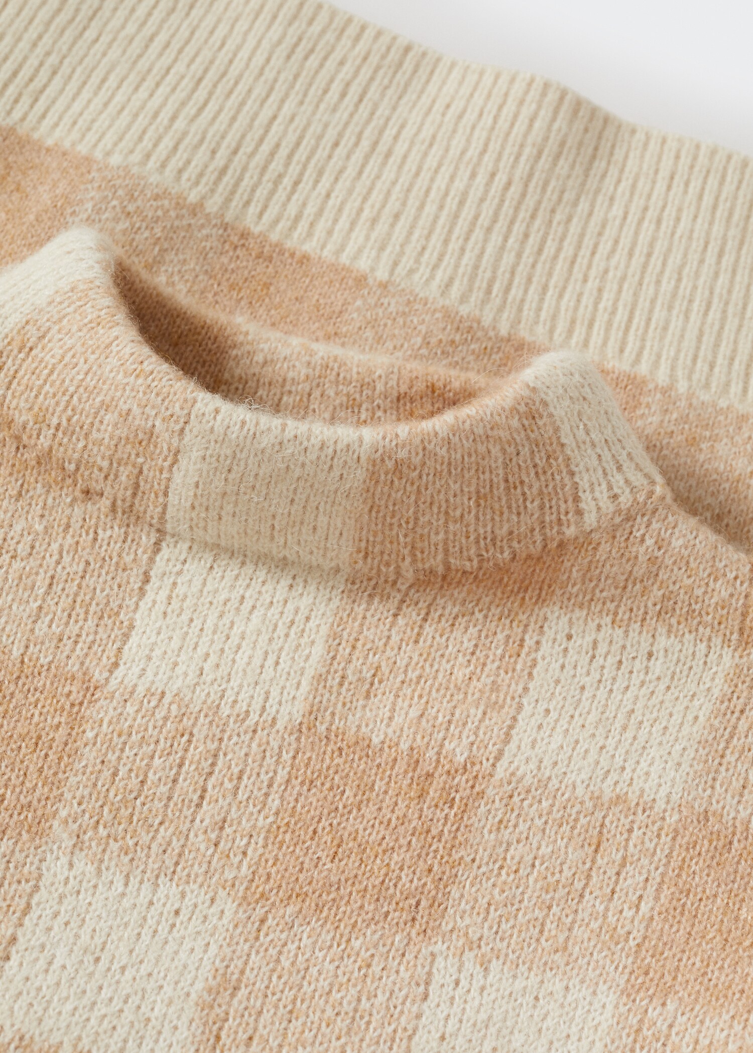 Perkins-neck checked sweater - Details of the article 8