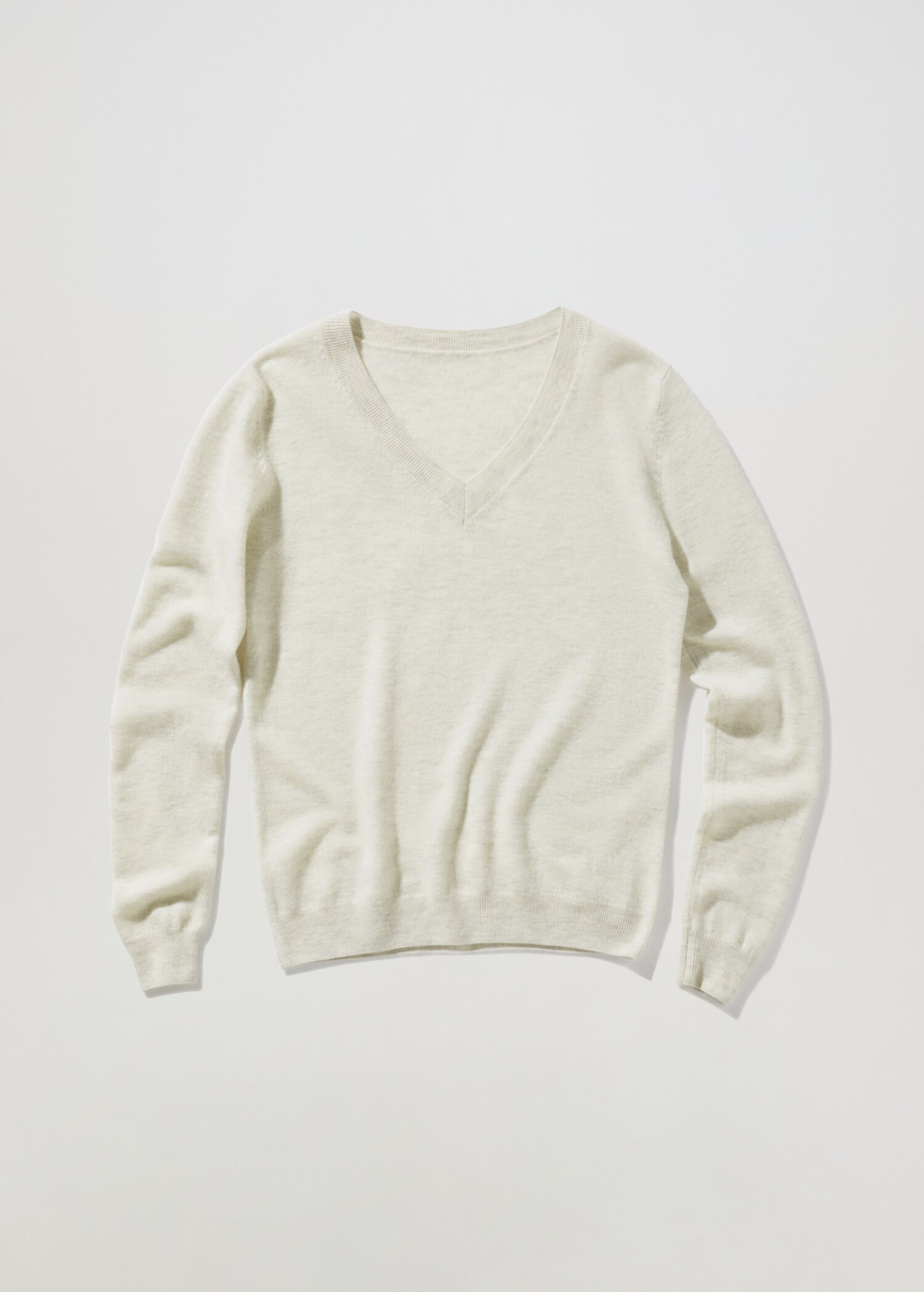 Wollpullover mit V-Ausschnitt - Artikel ohne Model