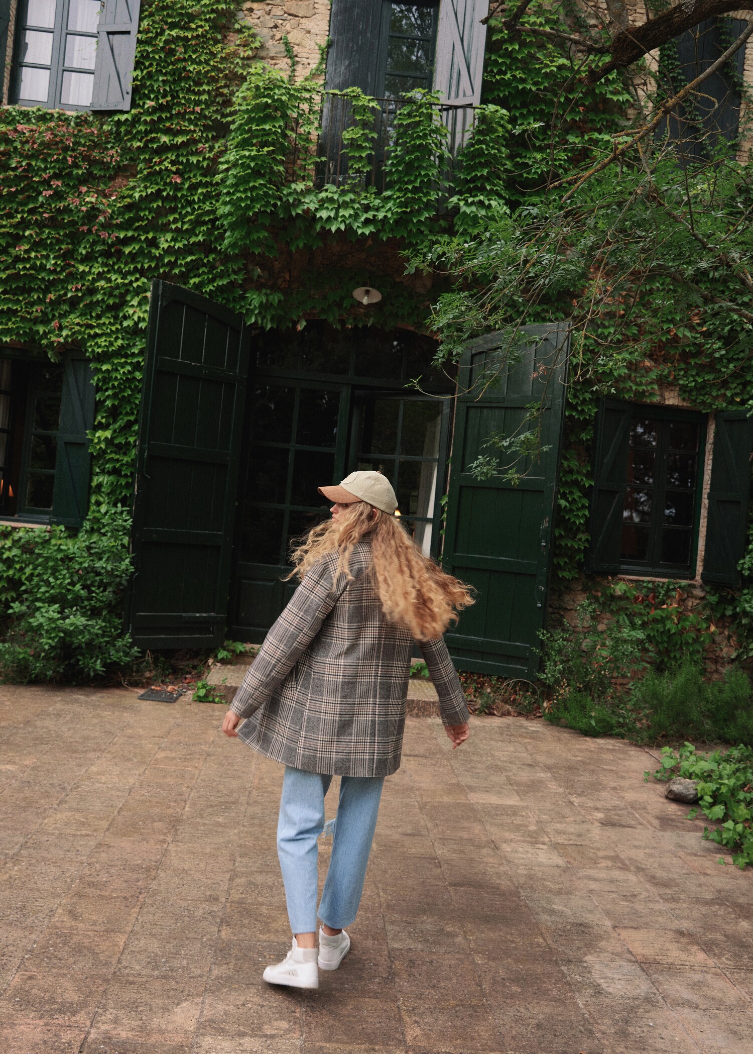 Lapelled straight-cut coat - Details of the article 5