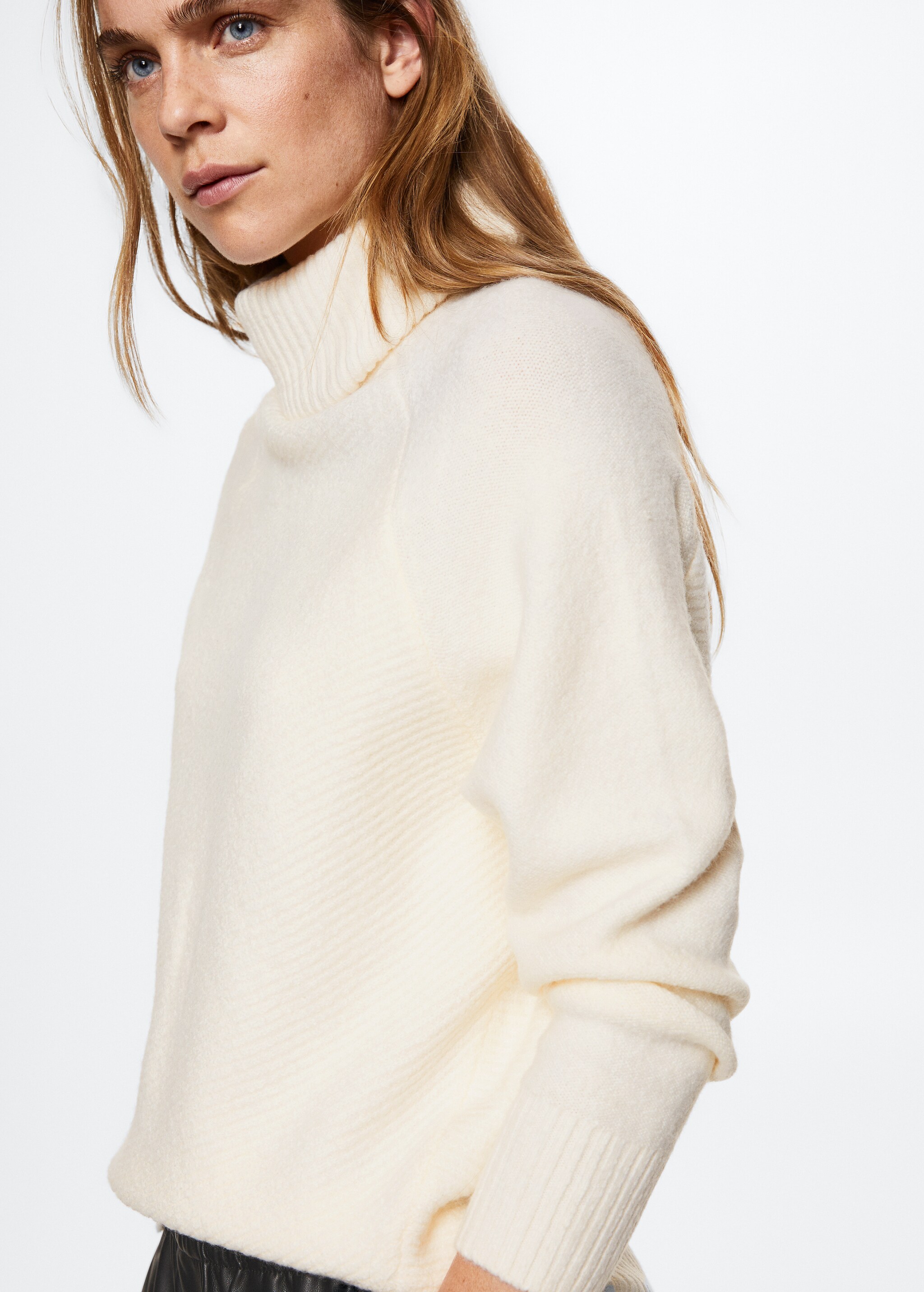 Turtle neck sweater - Details of the article 4