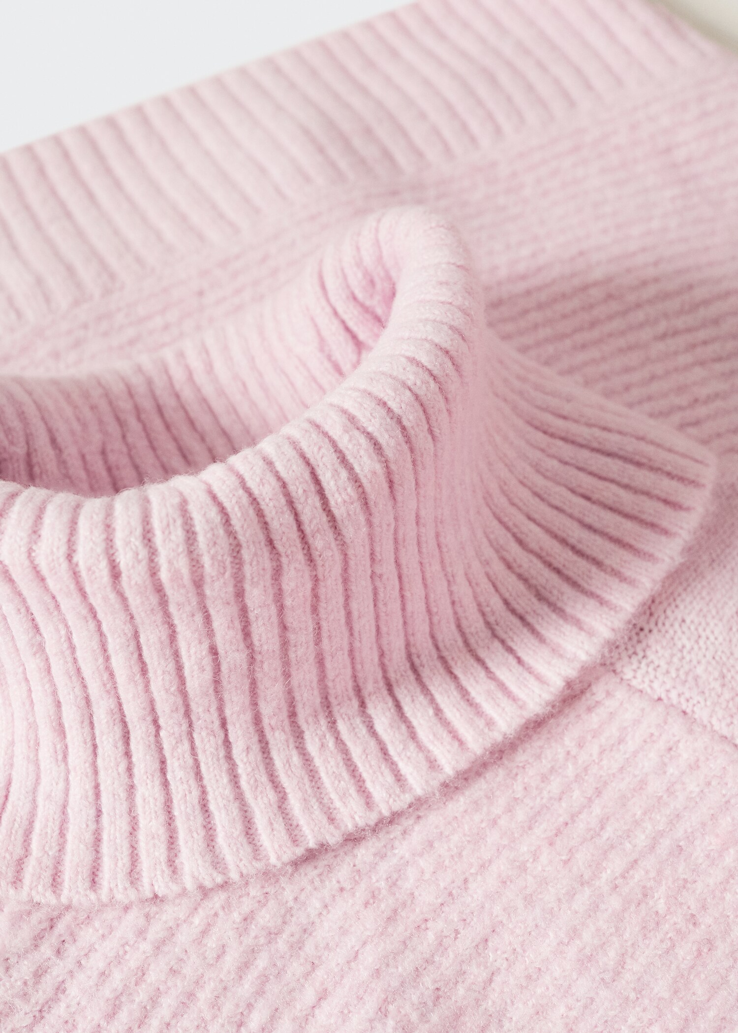 Turtle neck sweater - Details of the article 8