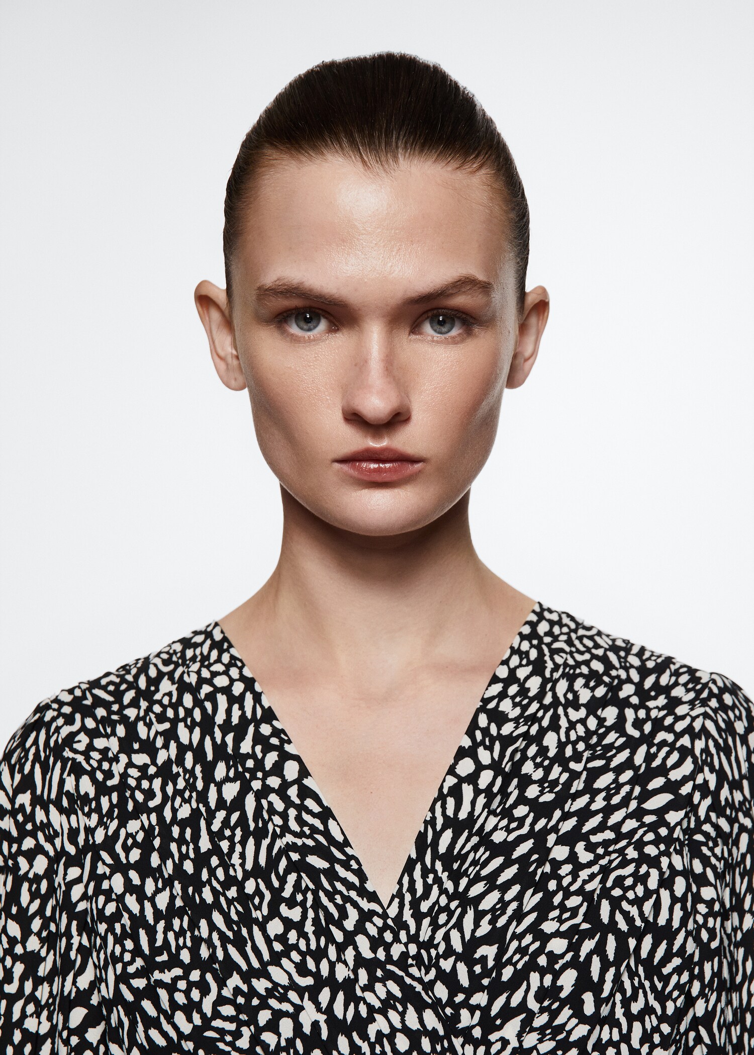 Printed pleated dress - Details of the article 4