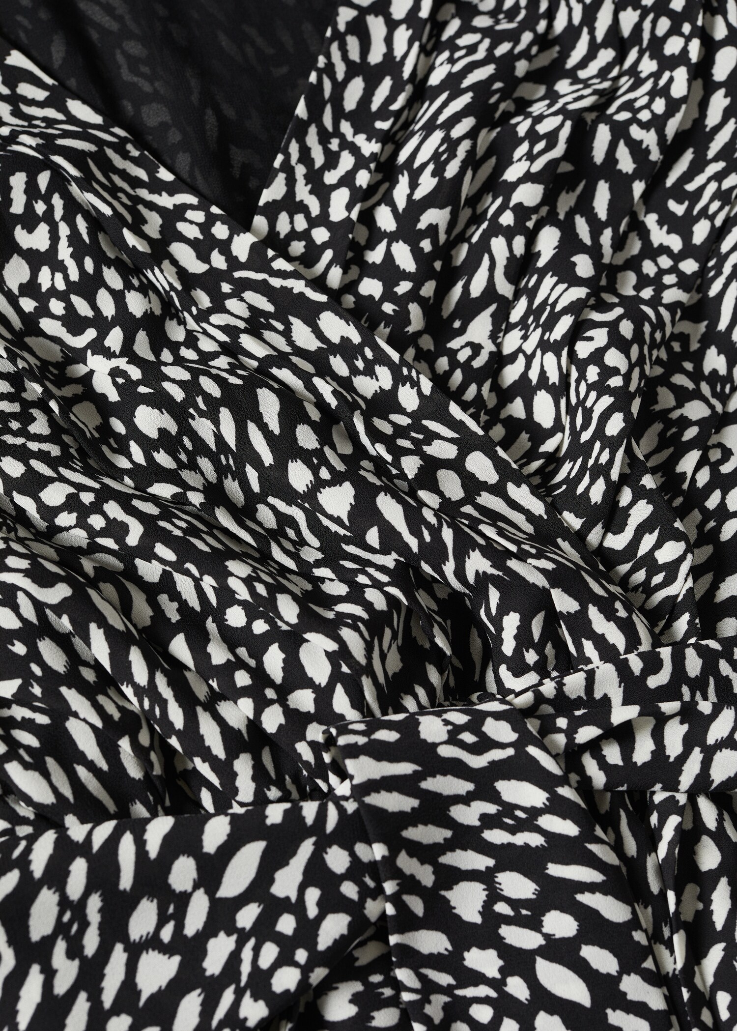 Printed pleated dress - Details of the article 8