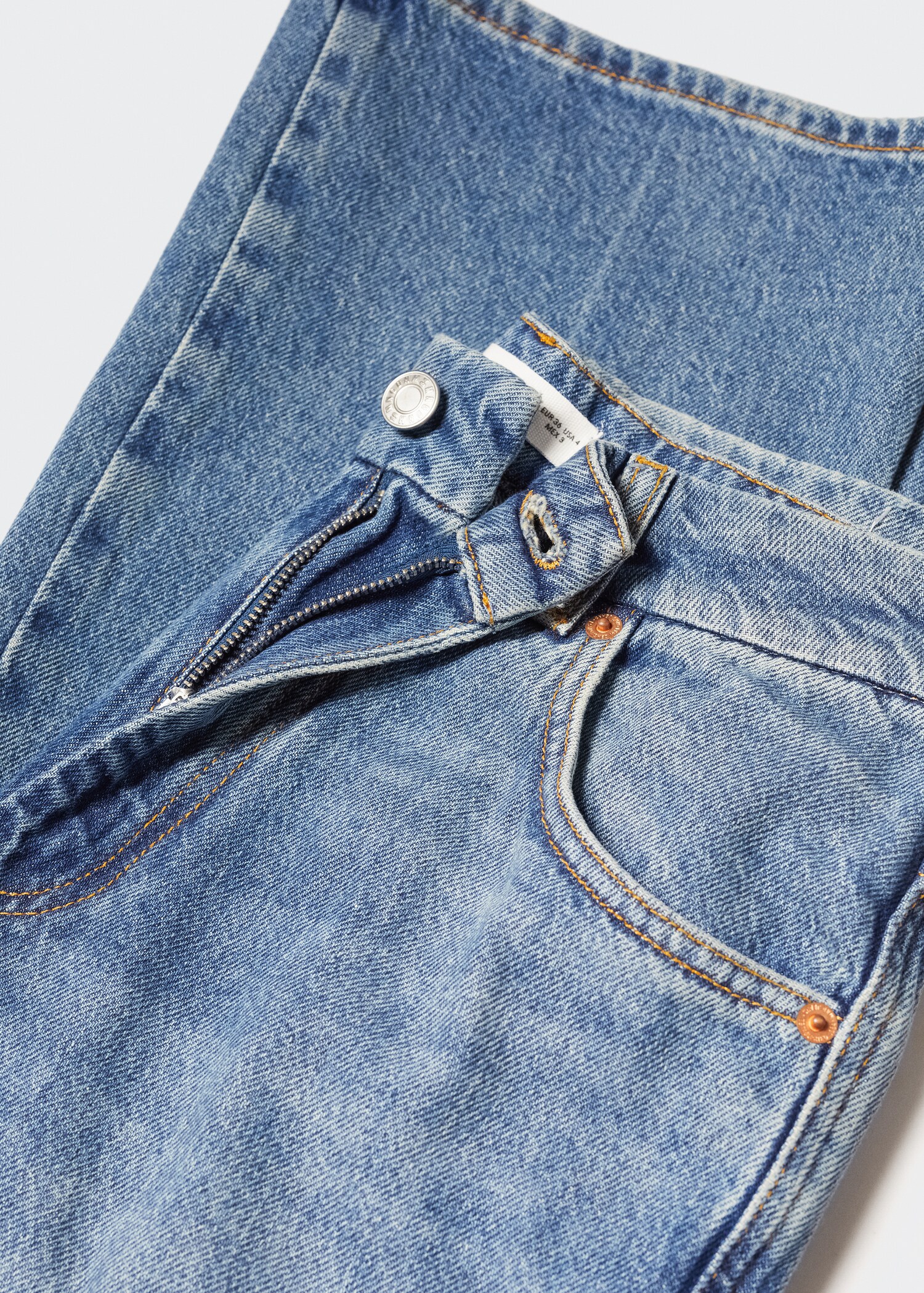Jeans flare medelhög midja - Detaljer om artikeln 8