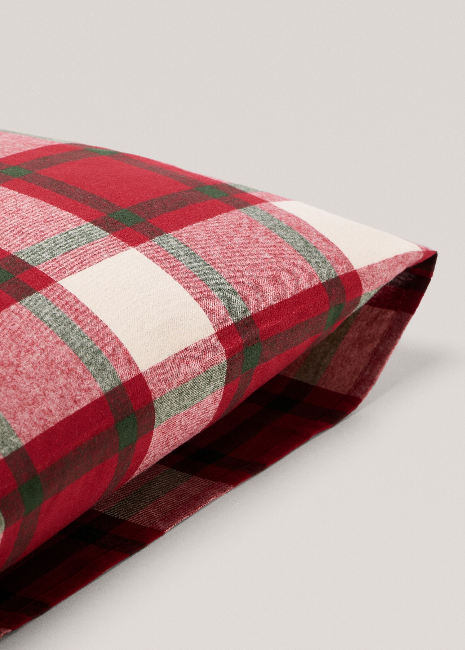Check flannel cushion cover 60x60cm - Details of the article 3