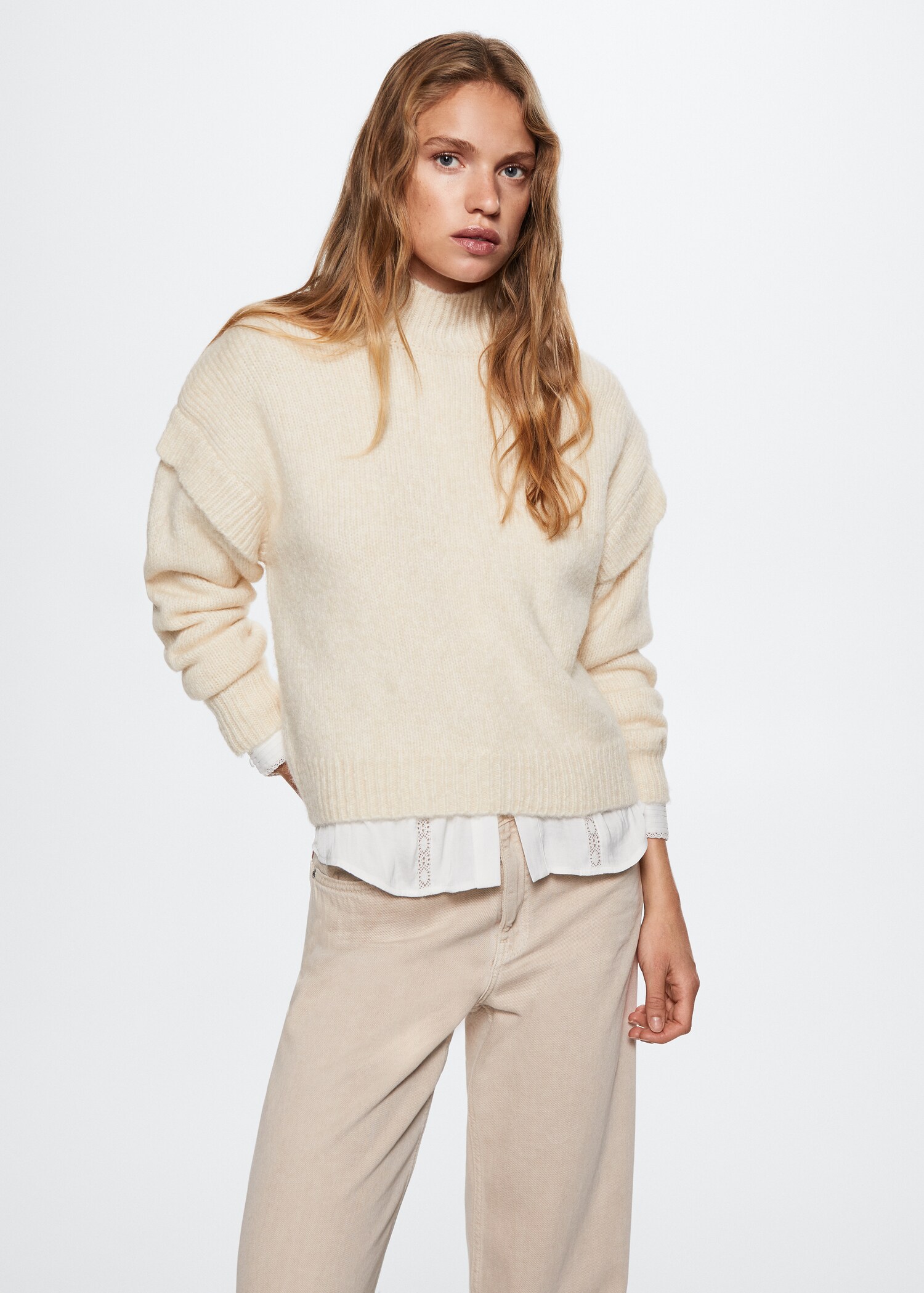 Stehkragenpullover mit Detail an den Schultern - Mittlere Ansicht