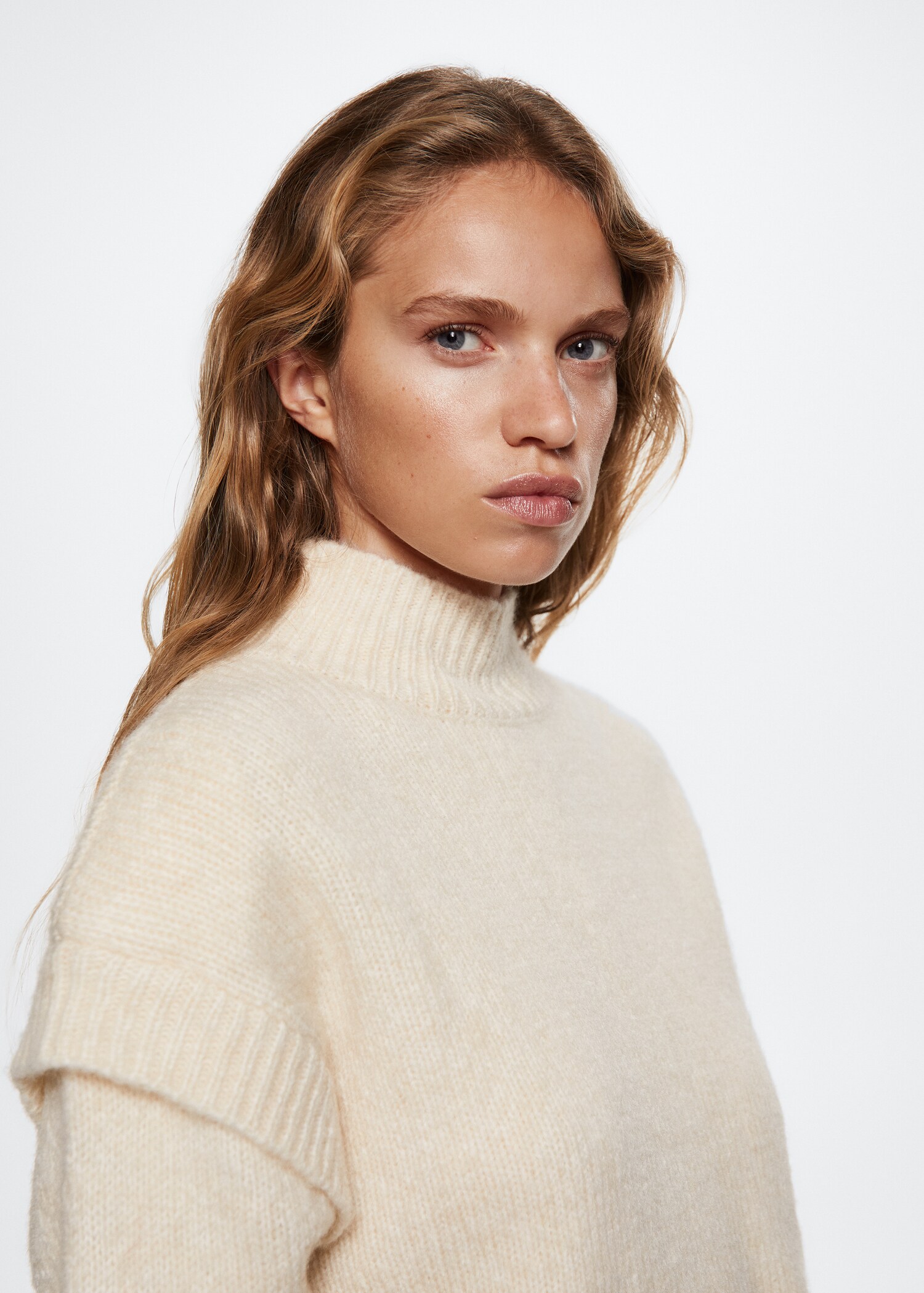 Stehkragenpullover mit Detail an den Schultern - Detail des Artikels 1