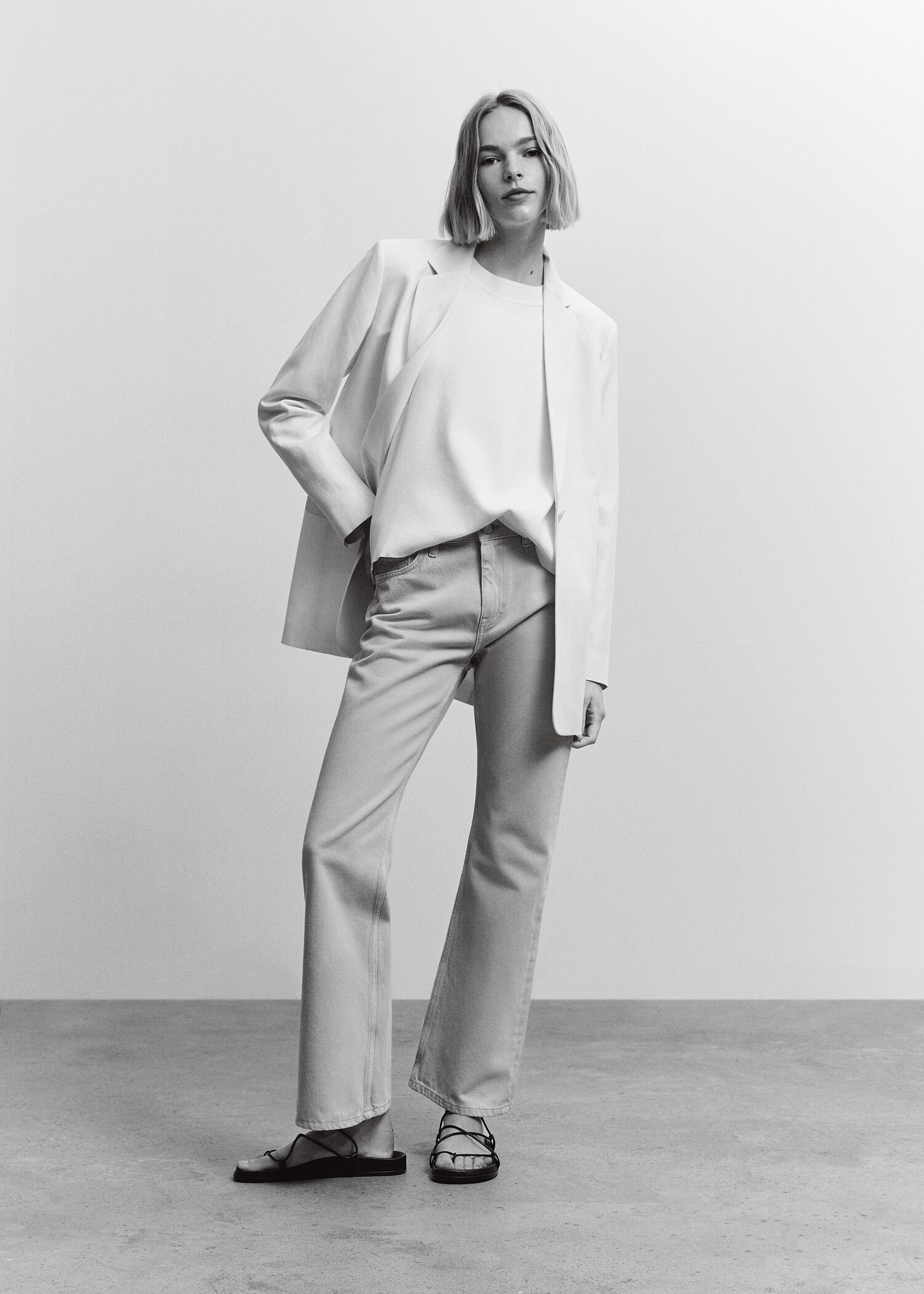 Flared jeans - Details of the article 2