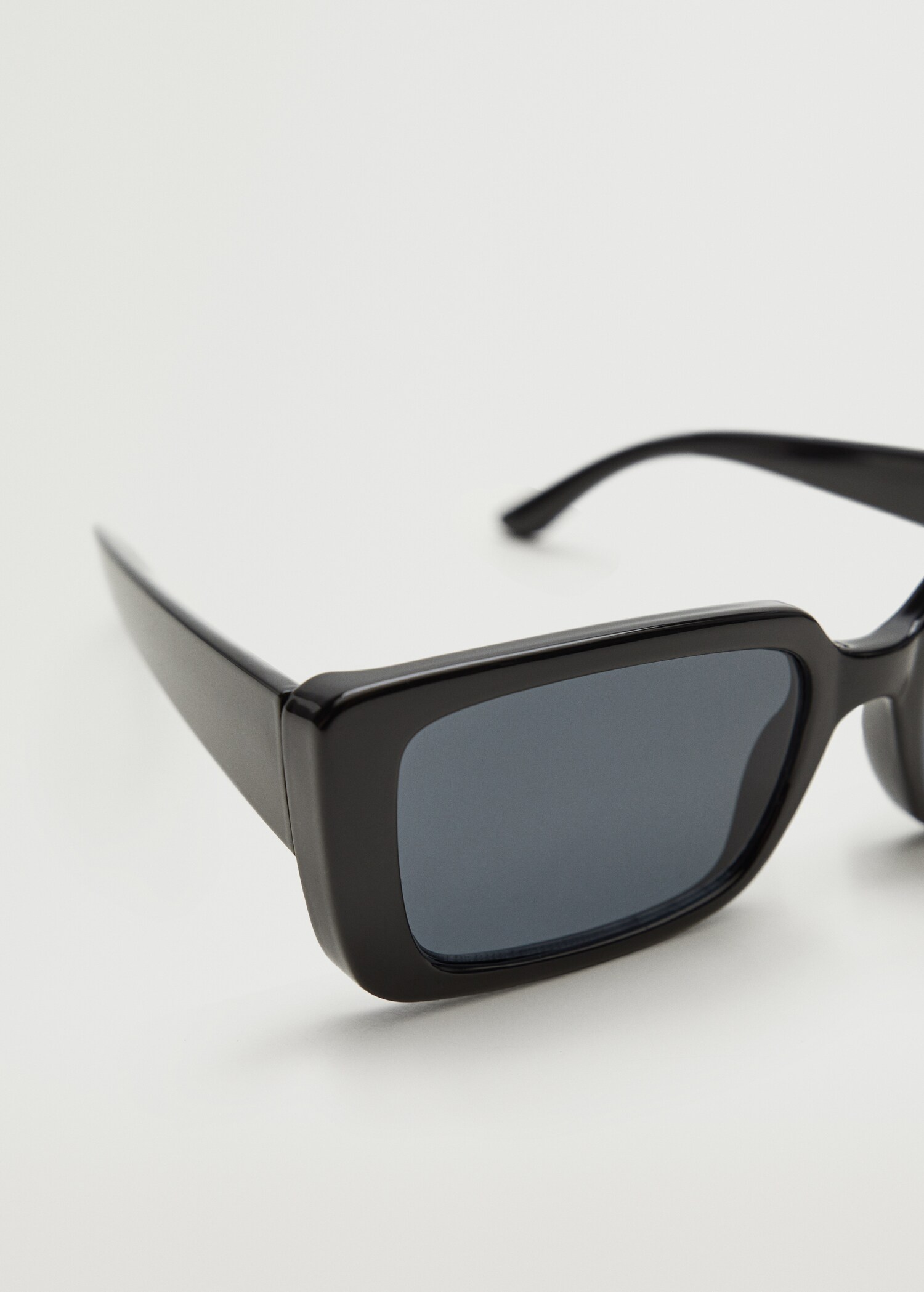 Resin frame sunglasses - Details of the article 3