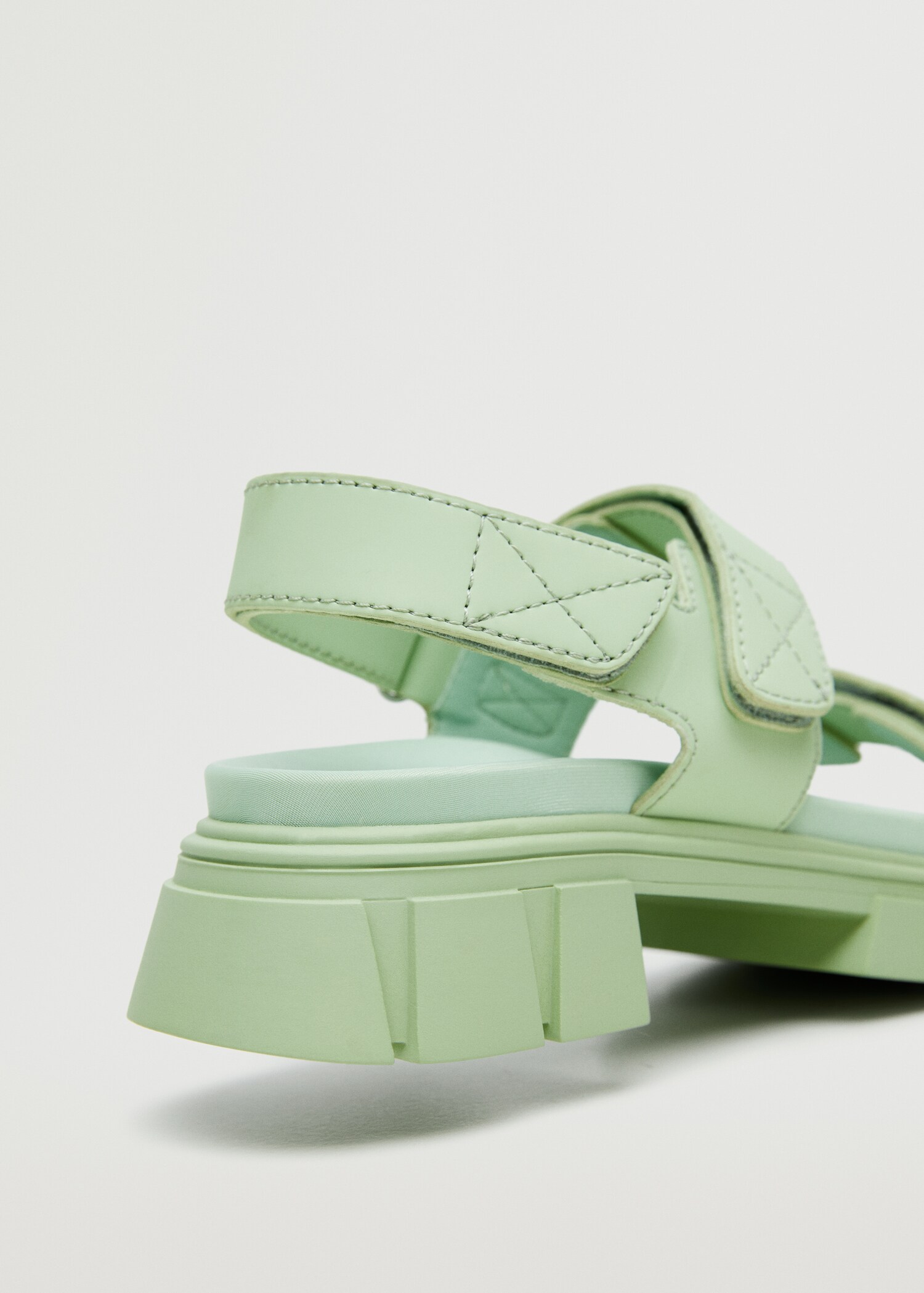 Toothed platform sandal - Details of the article 2