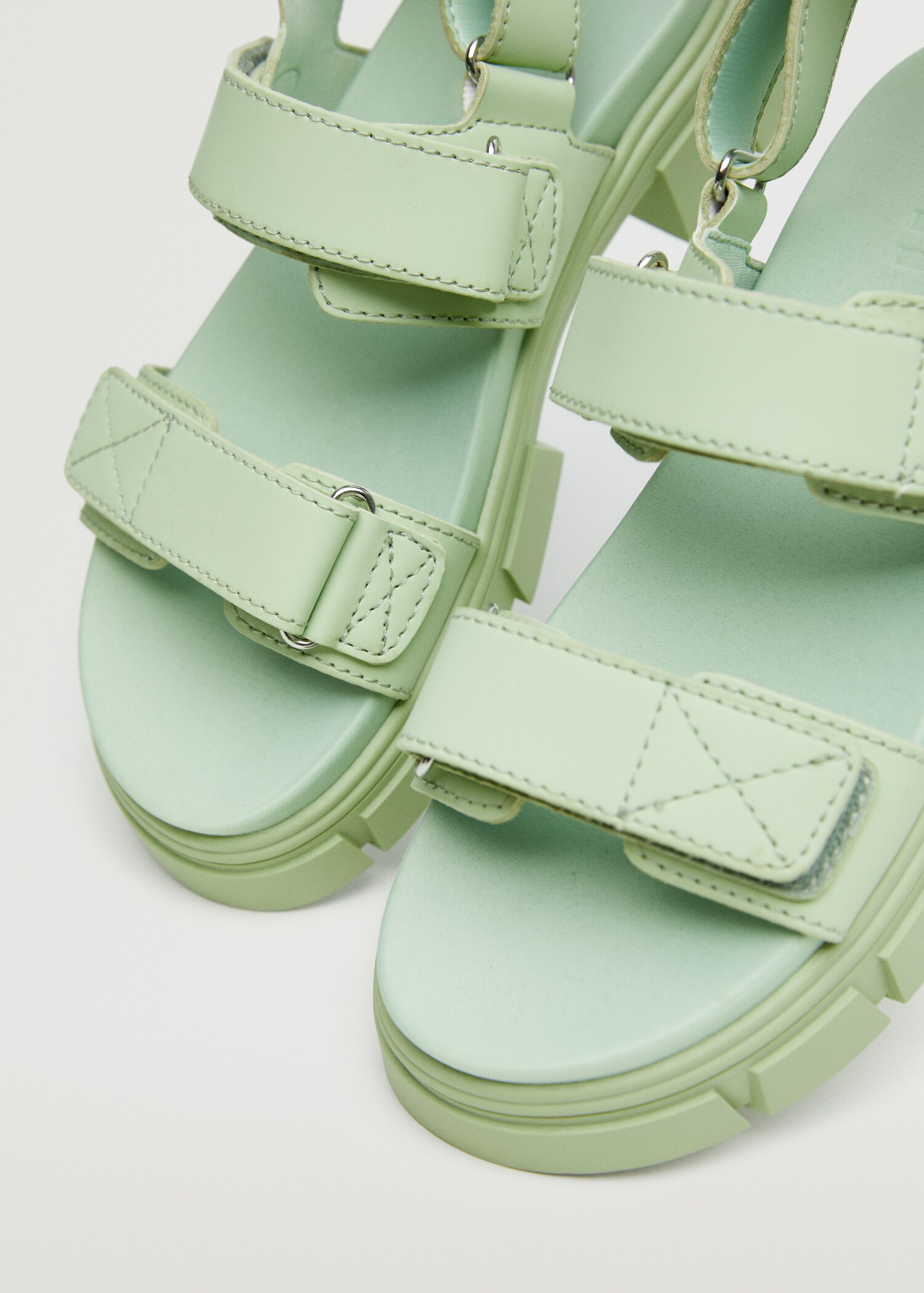 Toothed platform sandal - Details of the article 3
