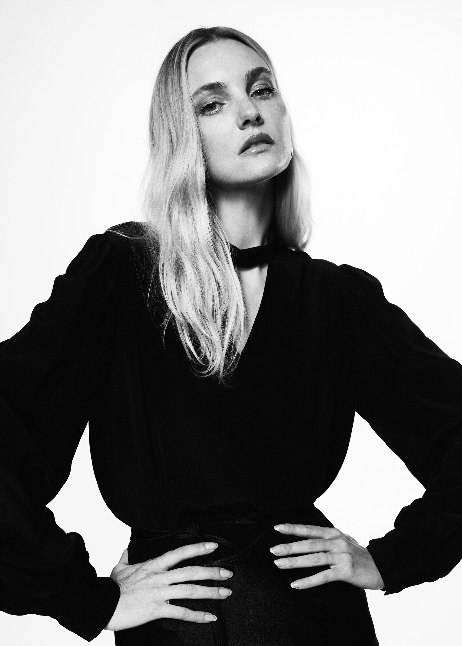 Puffed sleeves flowy blouse - Details of the article 2