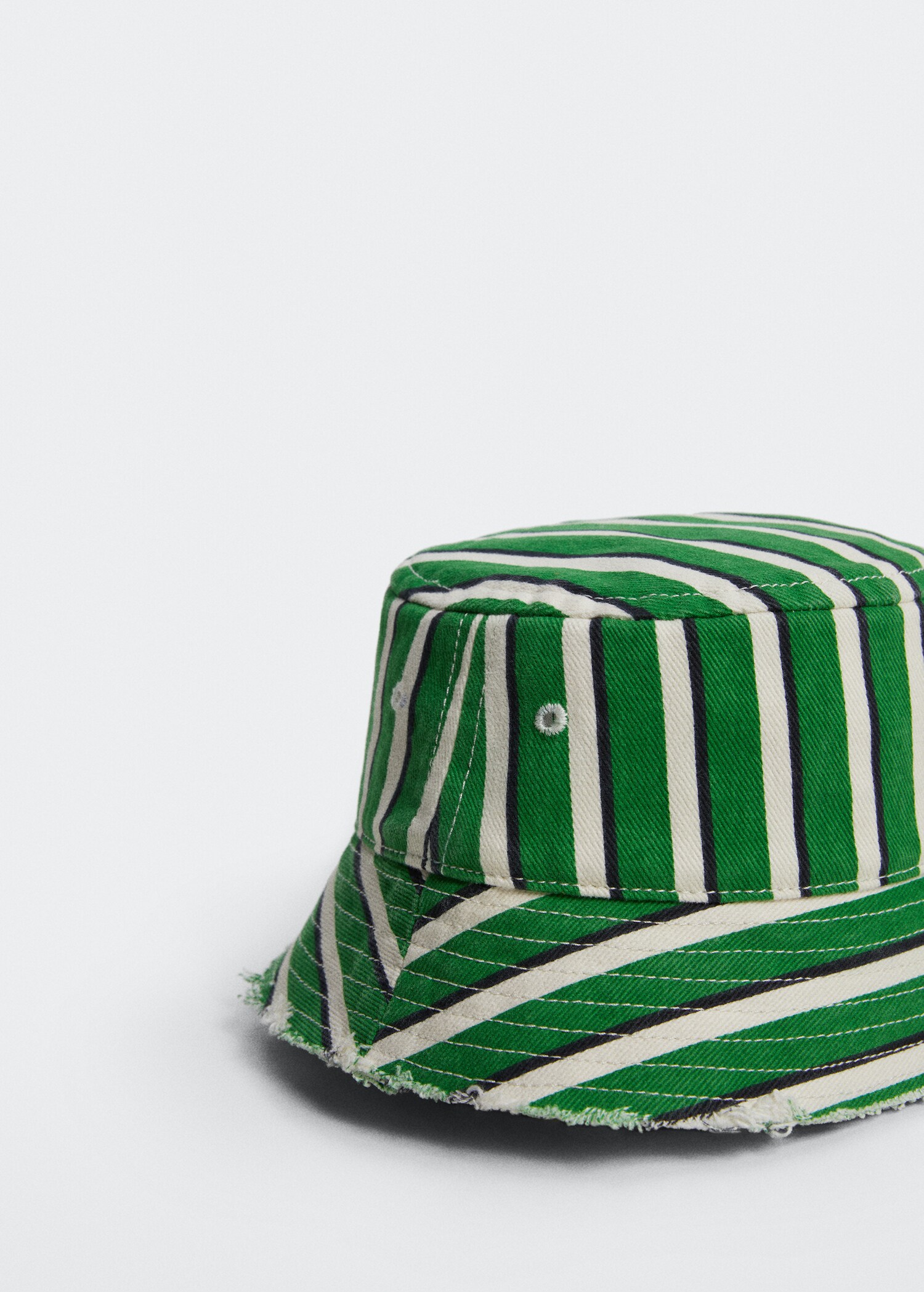 Czapka typu bucket z nadrukiem - Plan średni