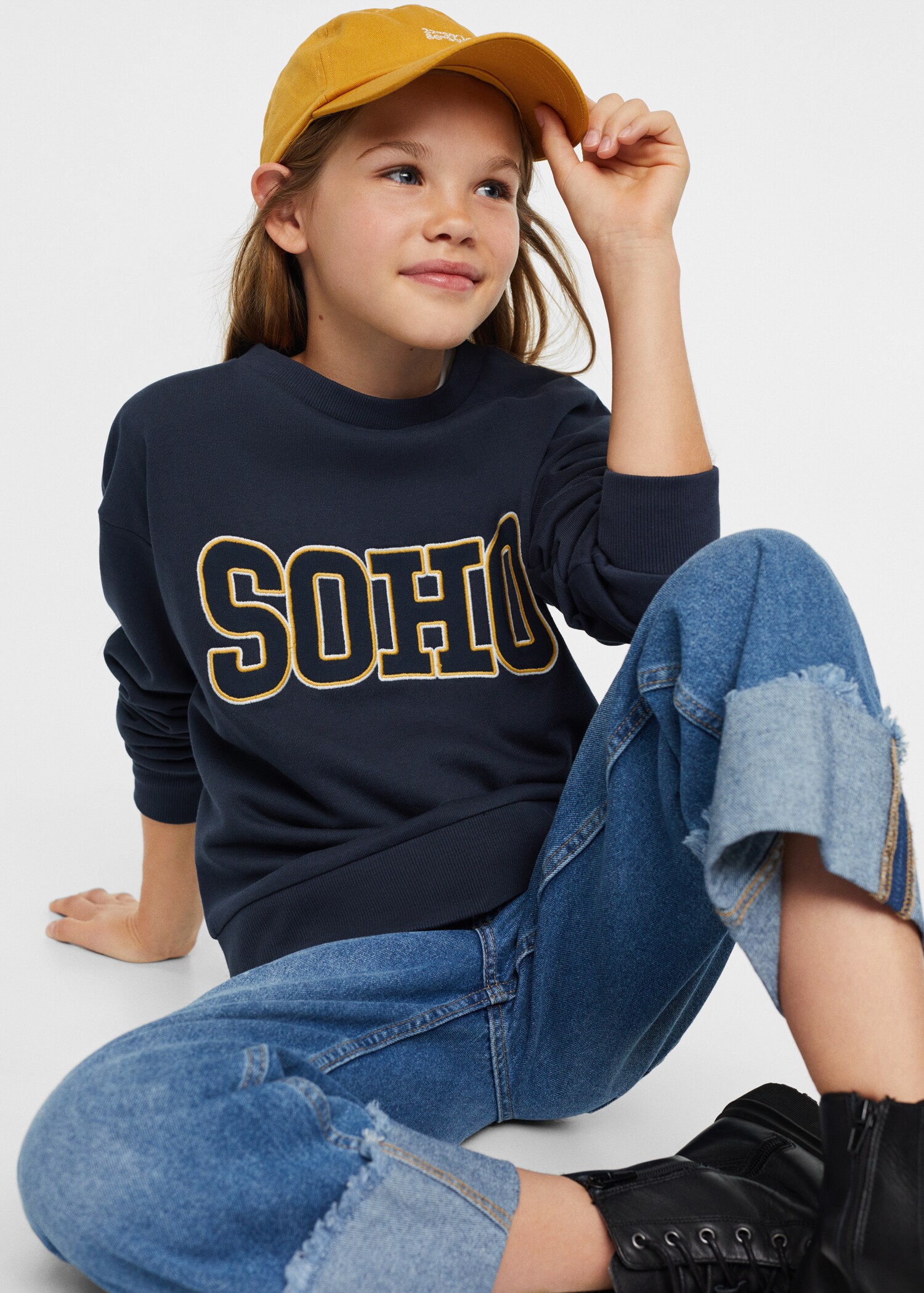 Texturiertes Varsity Sweatshirt mit Stickerei - Detail des Artikels 2