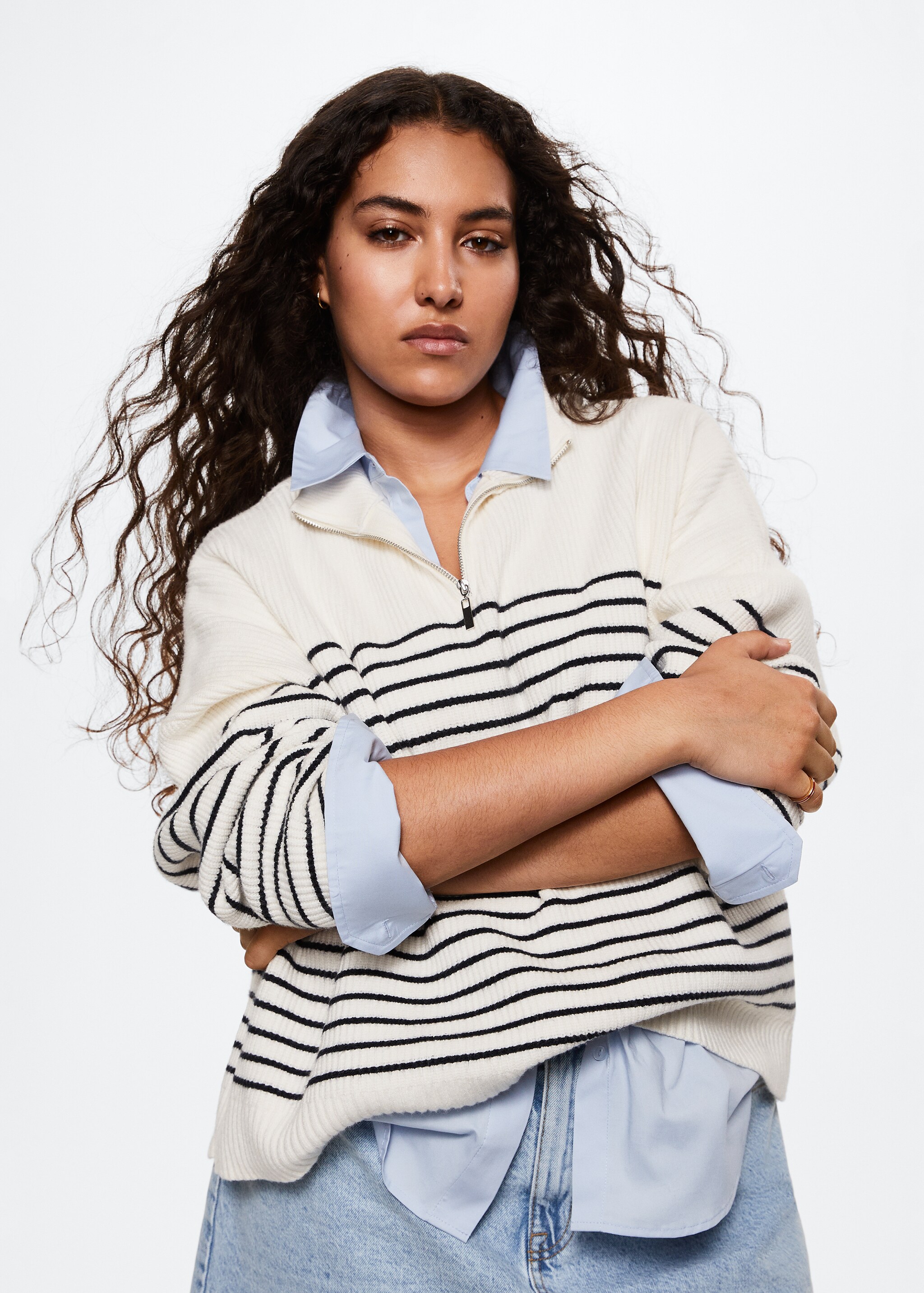 Striped sweater with zip - Details of the article 4