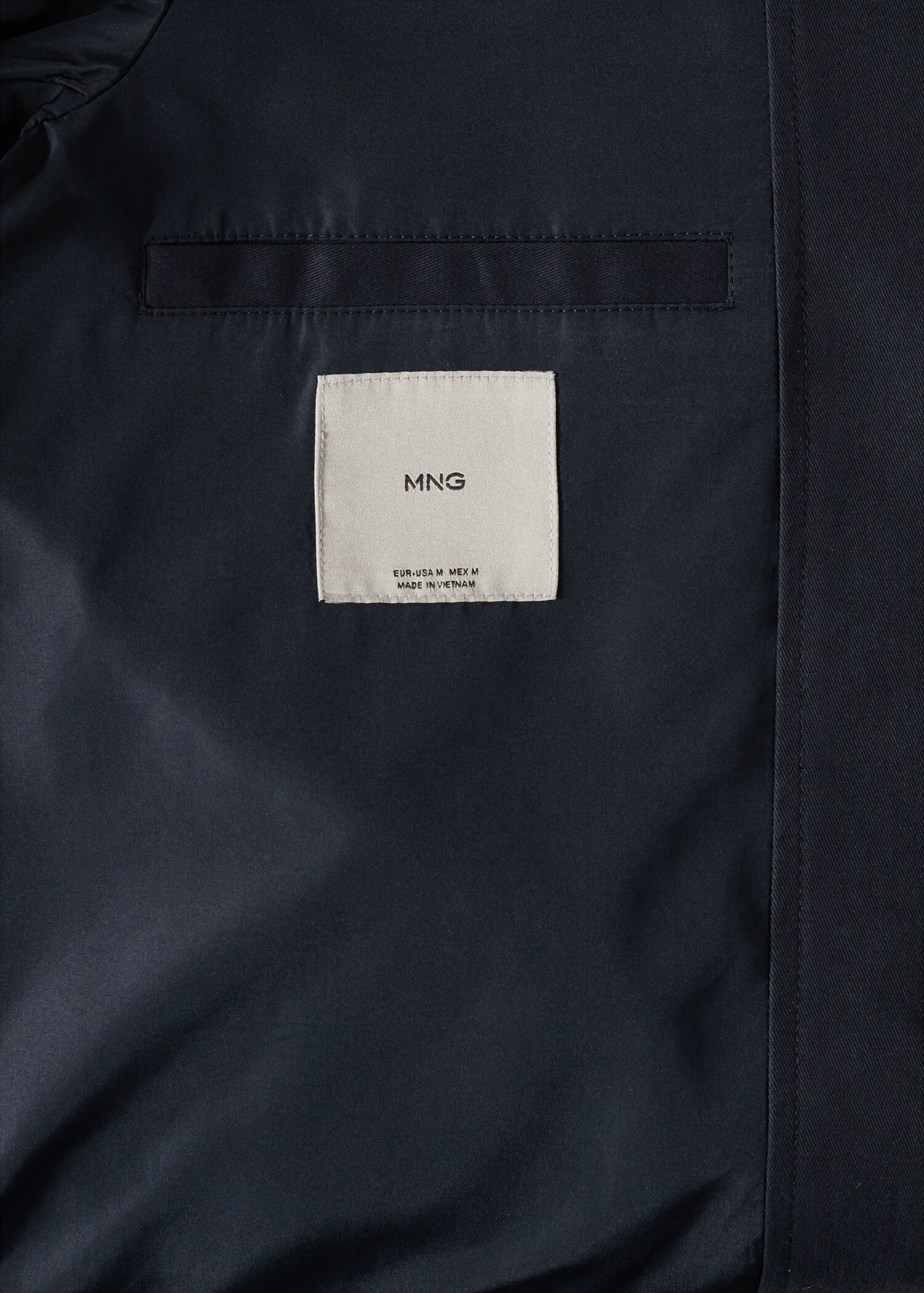 Water-repellent cotton trench coat - Details of the article 8