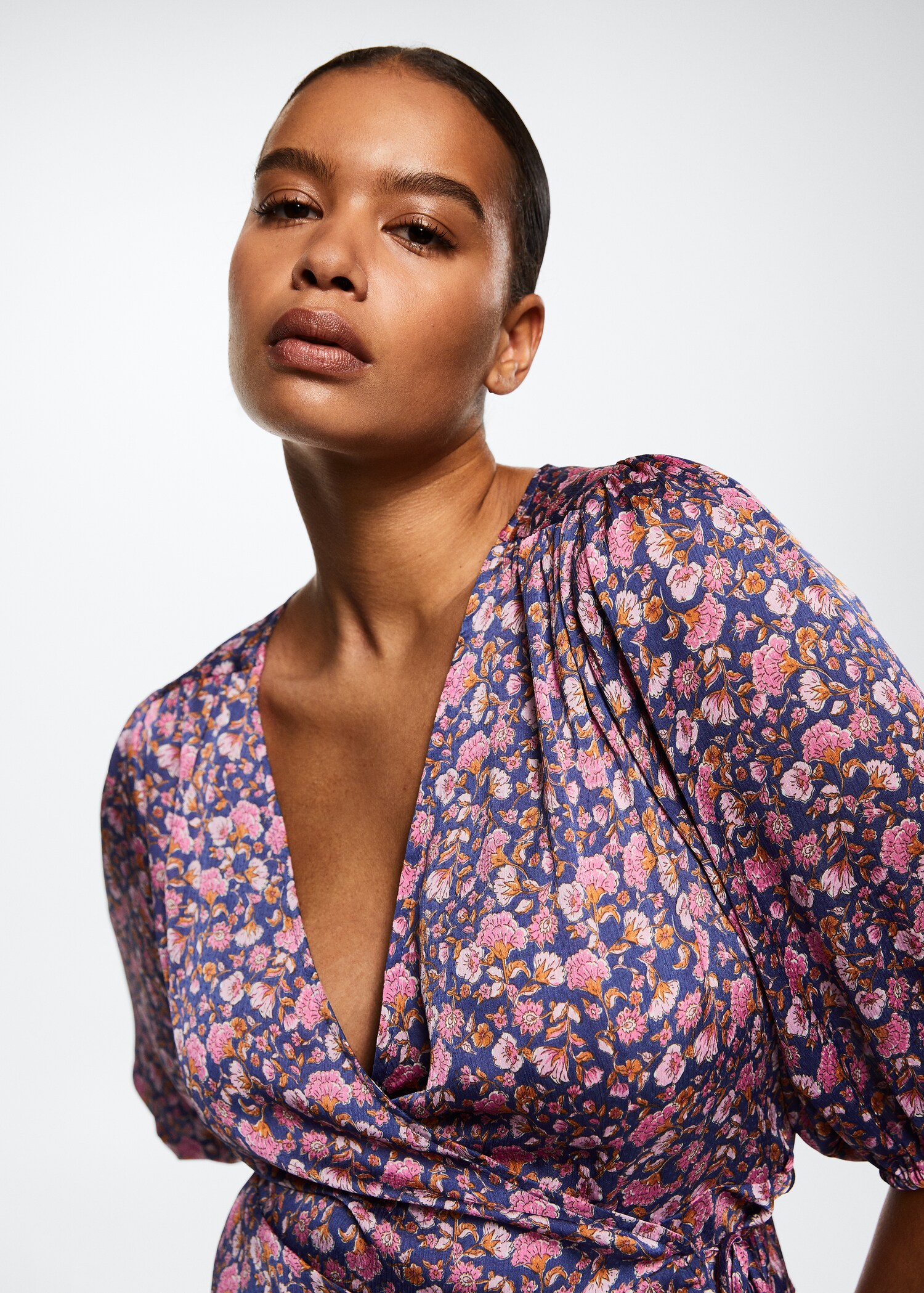 Bluse mit Blumenmuster - Detail des Artikels 4