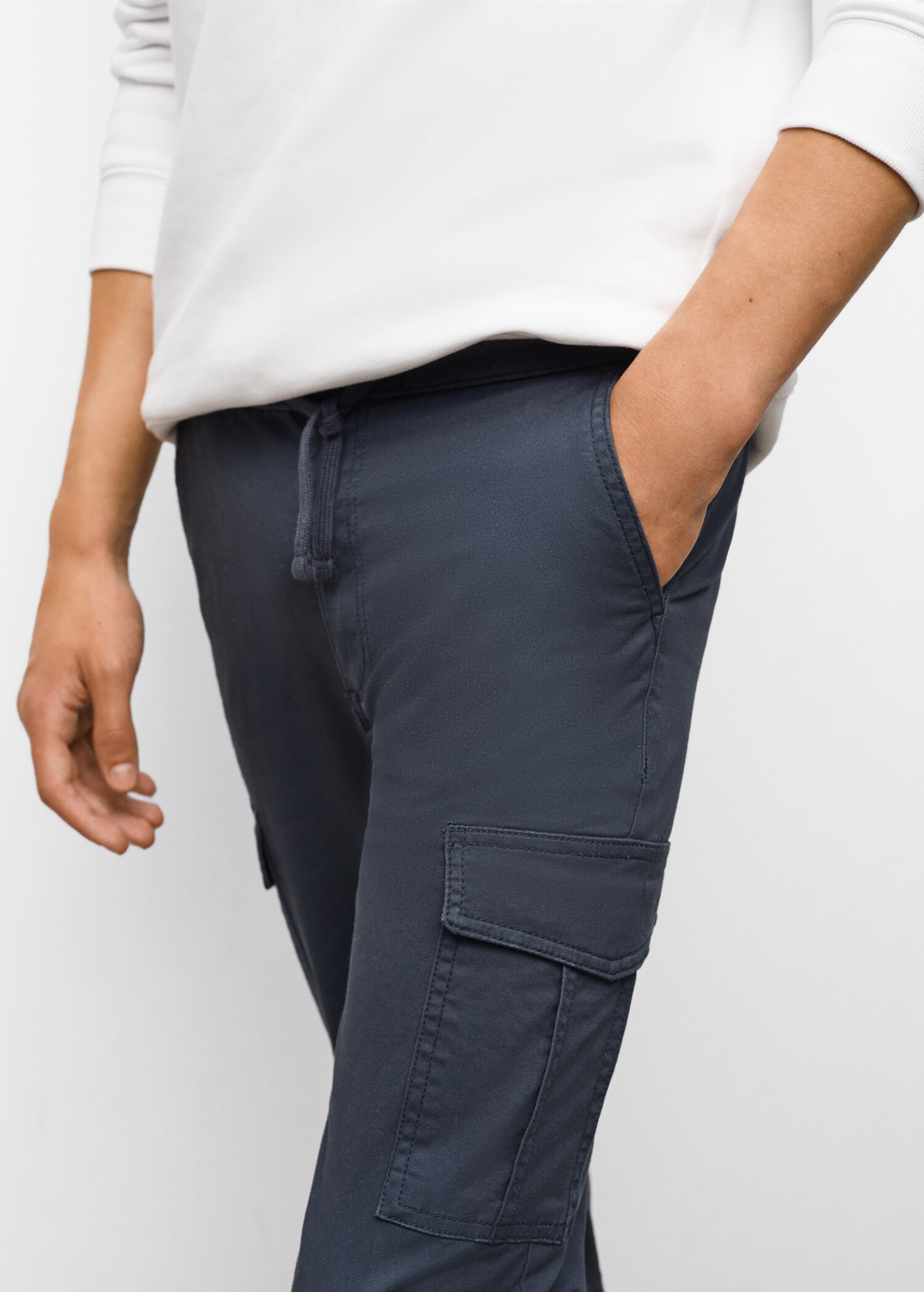 Pantaloni cargo din bumbac - Detaliu al articolului 3