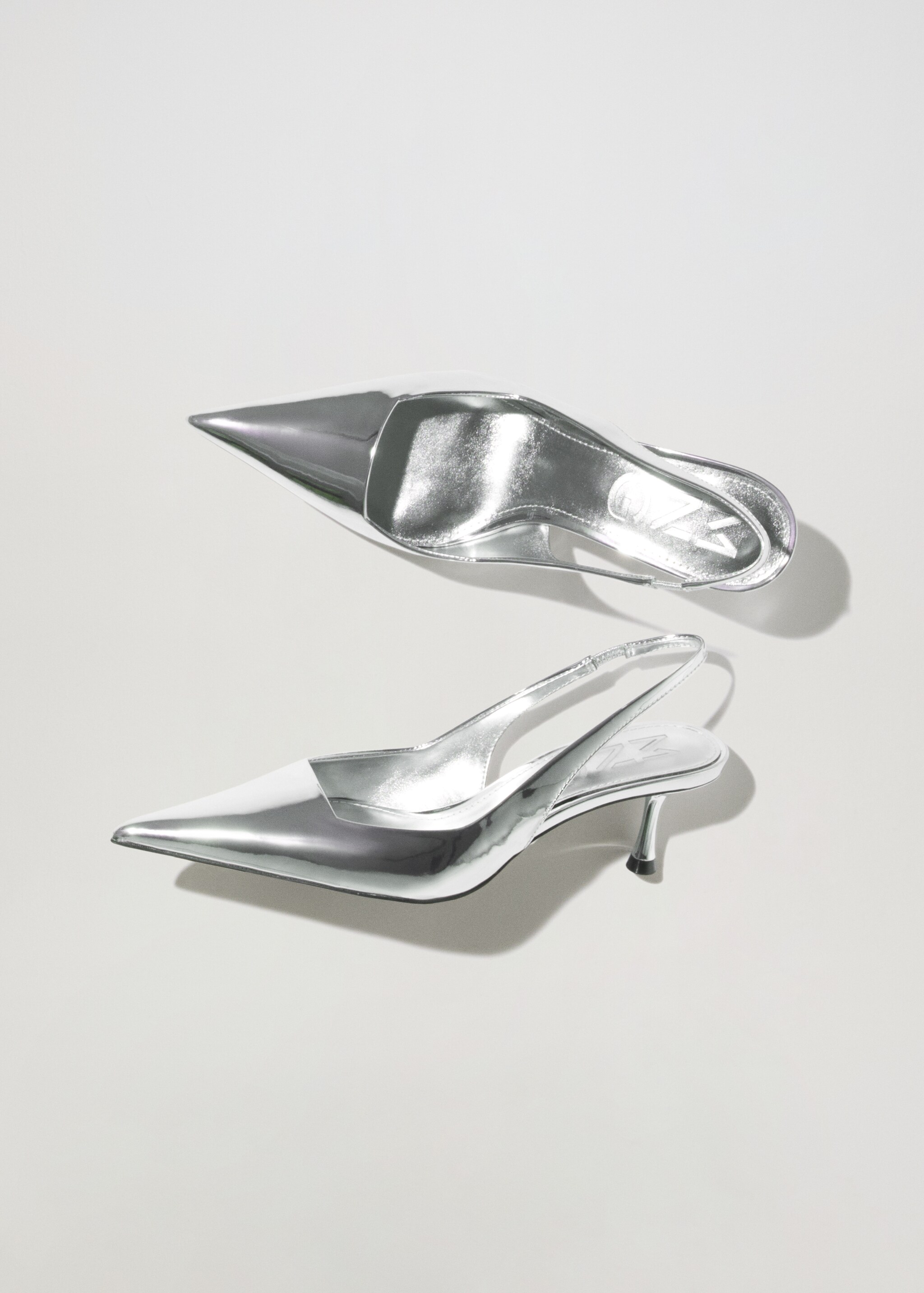 Schuh mit Metallic-Absatz - Artikel ohne Model