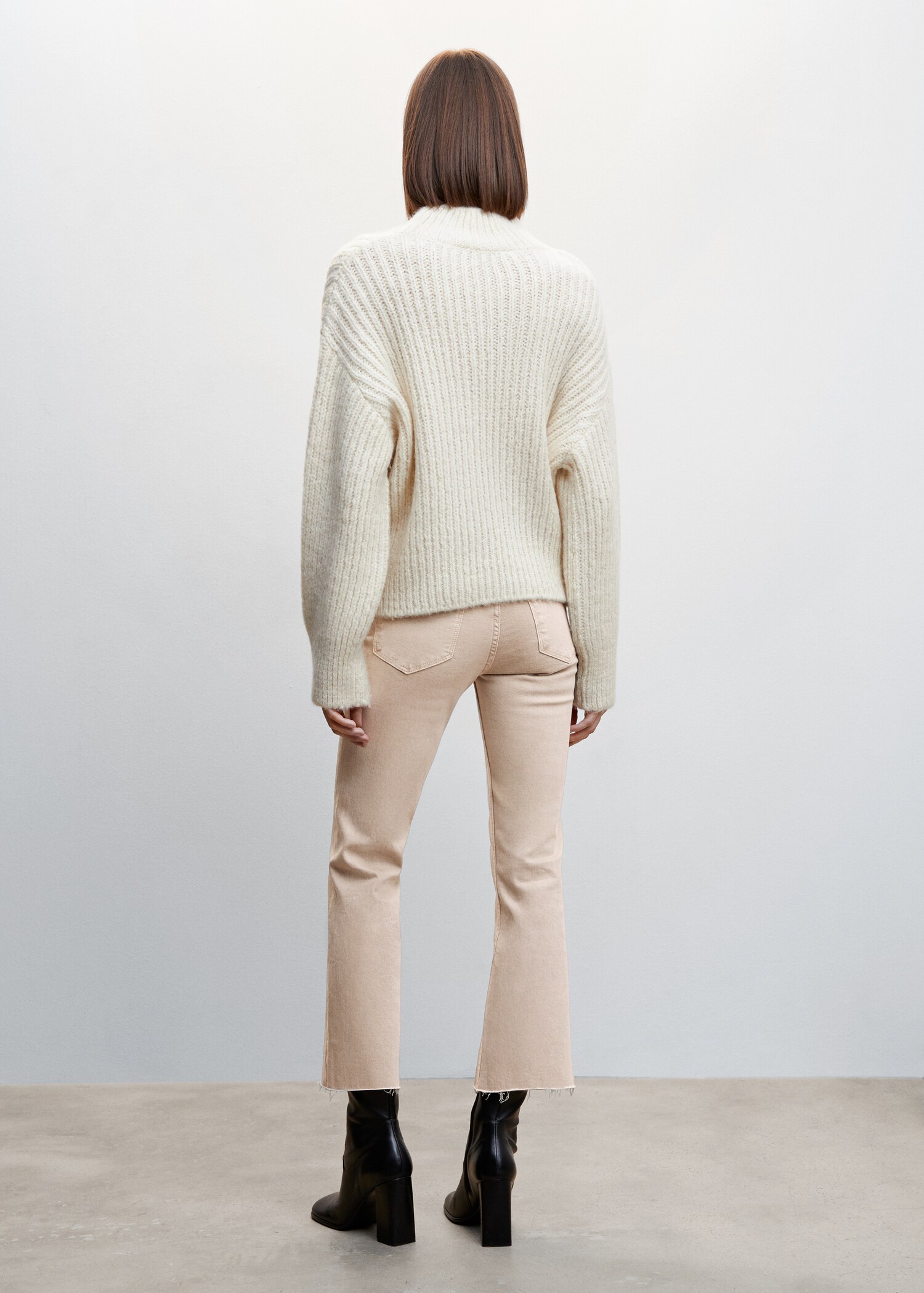 High-waist bootcut jeans - Reverse of the article