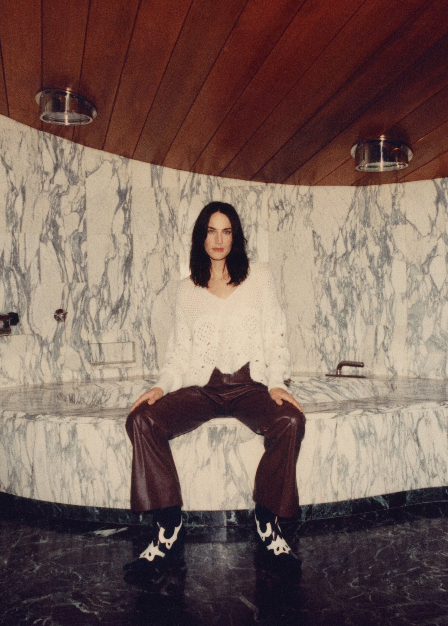 Leather-effect straight trousers - Details of the article 6
