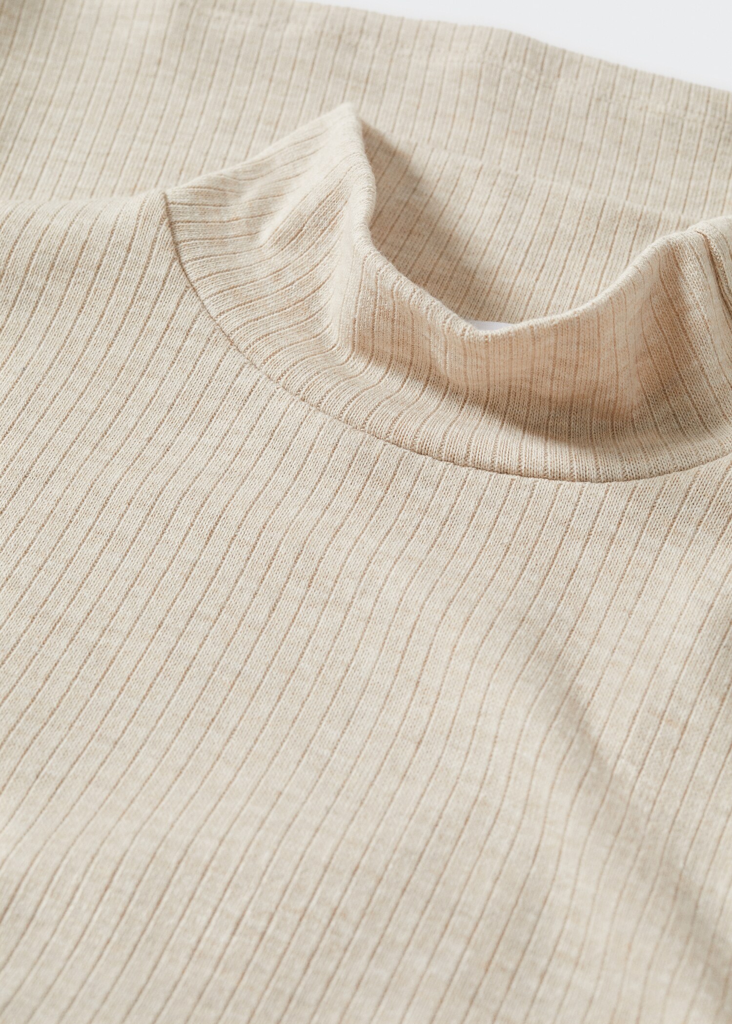 Ribbed long-sleeved t-shirt - Details of the article 8