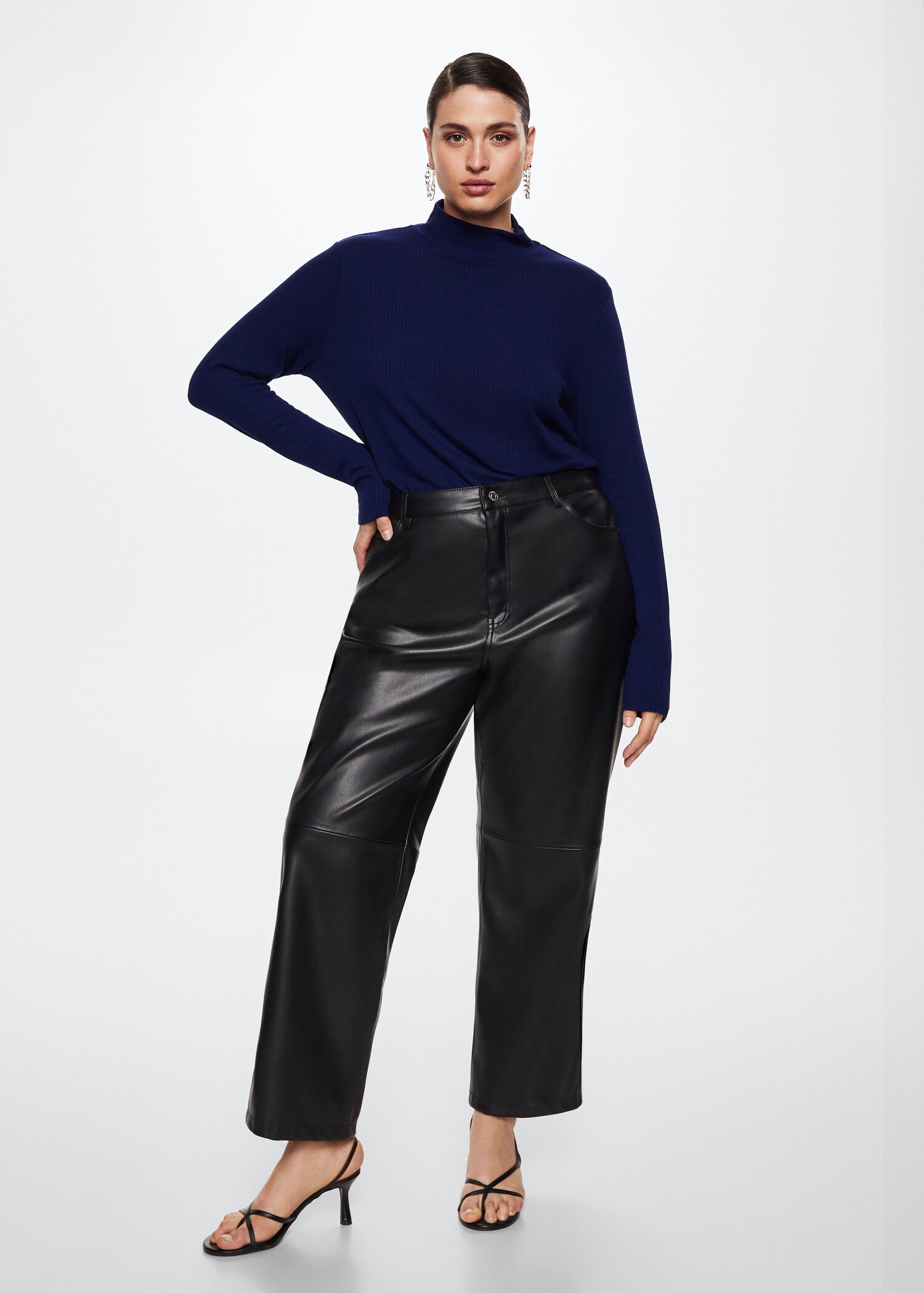 Ribbed long-sleeved t-shirt - Details of the article 3