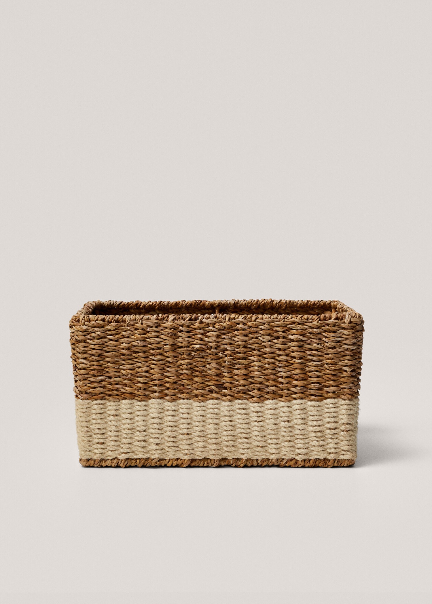 Cesta entrançada de fibras naturais 38 x 28 x 20 cm - Artigo sem modelo