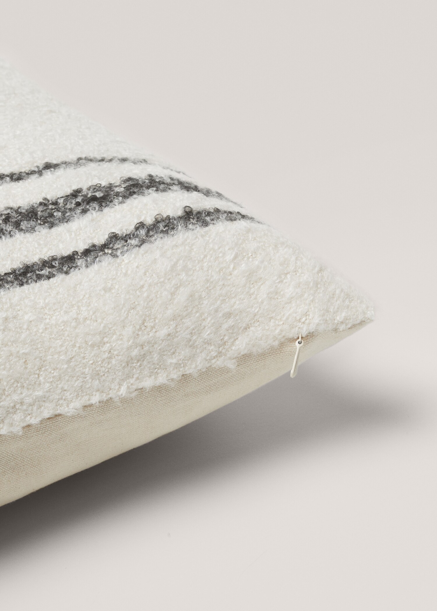 Striped cushion case 60x60cm - Details of the article 3