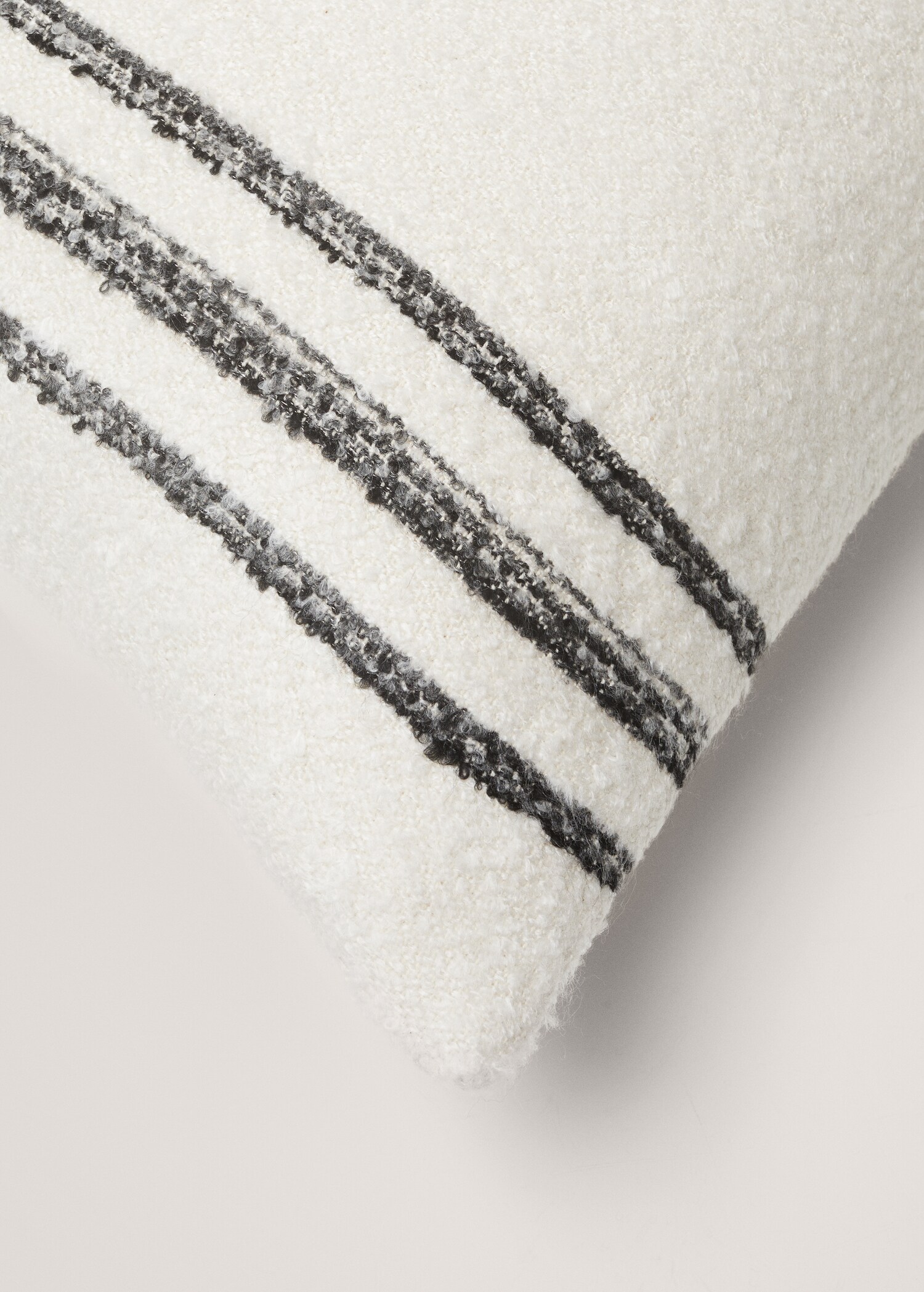 Striped cushion case 60x60cm - Details of the article 4
