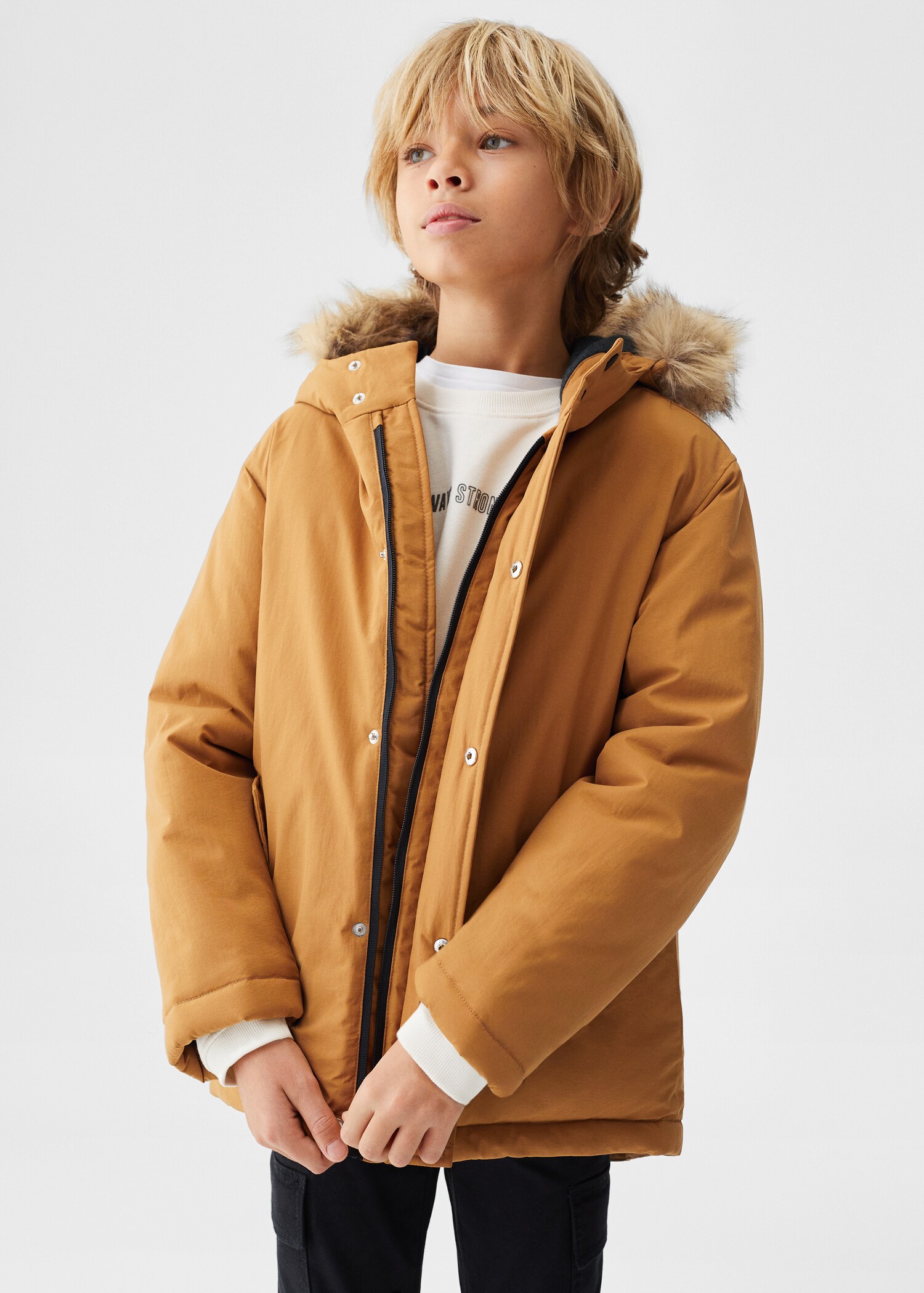 Anorak with detachable fur-effect hood  - Medium plane