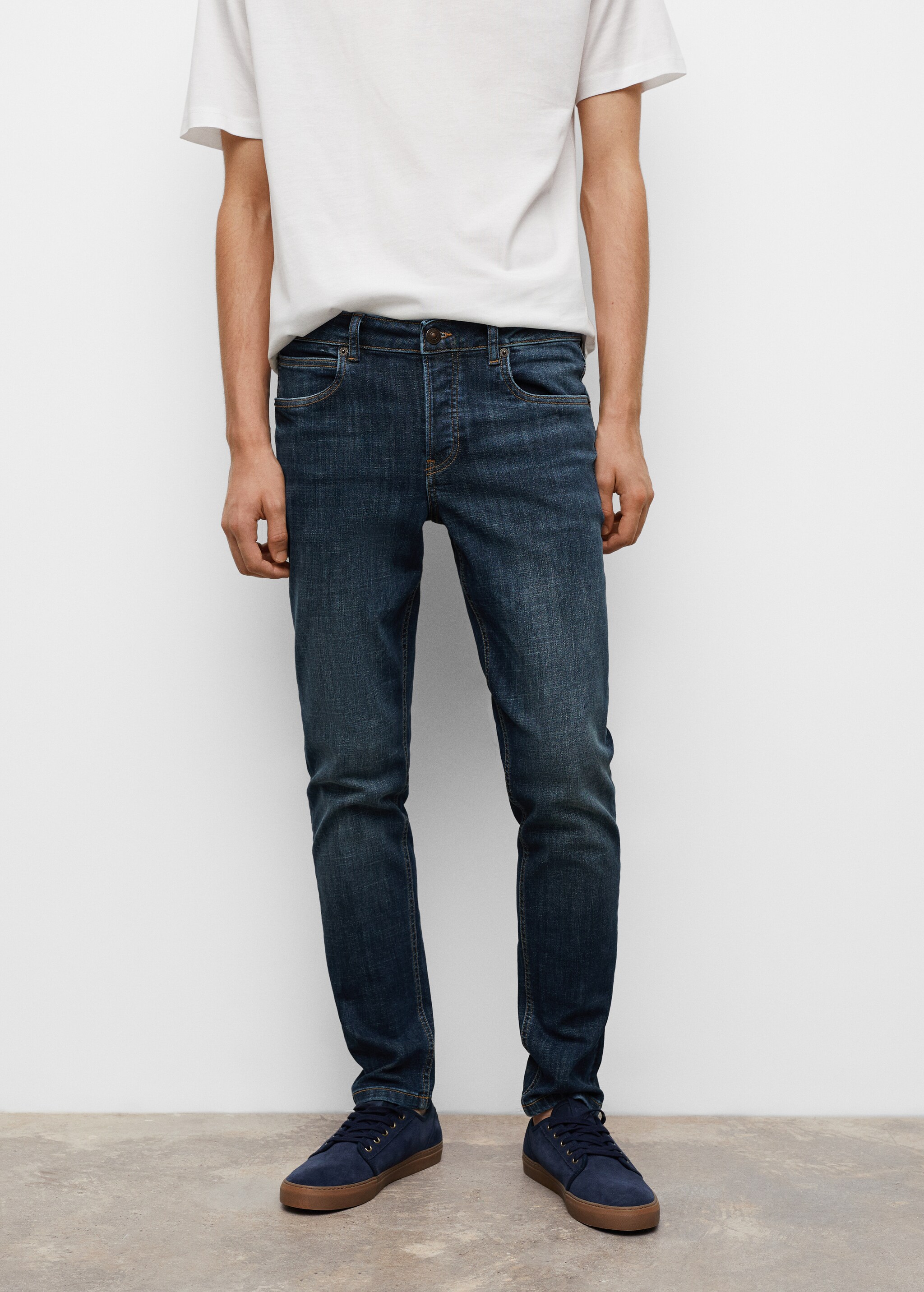 Slim-fit medium-wash jeans - Details of the article 6