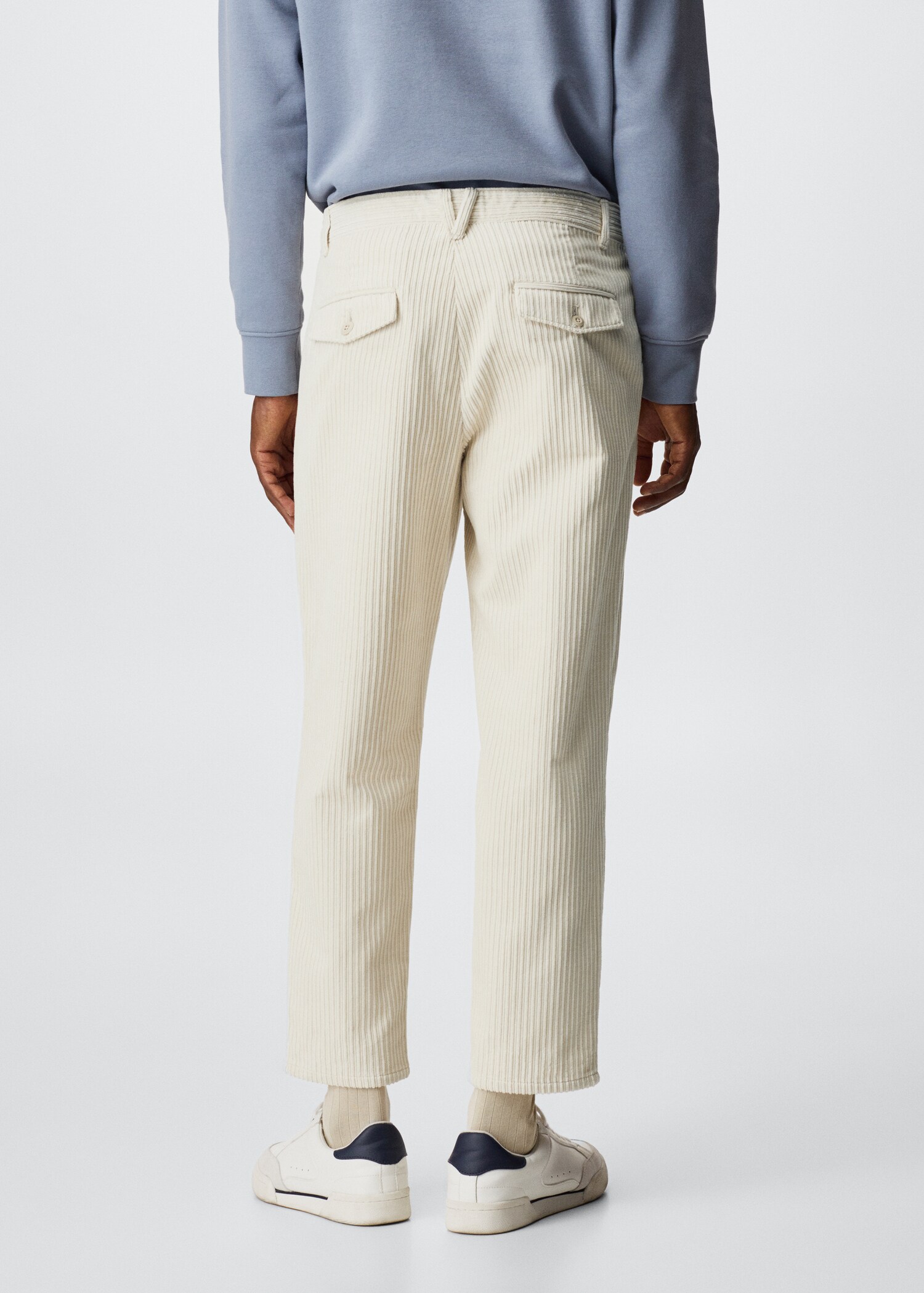 Regular Fit-Cordhose - Rückseite des Artikels
