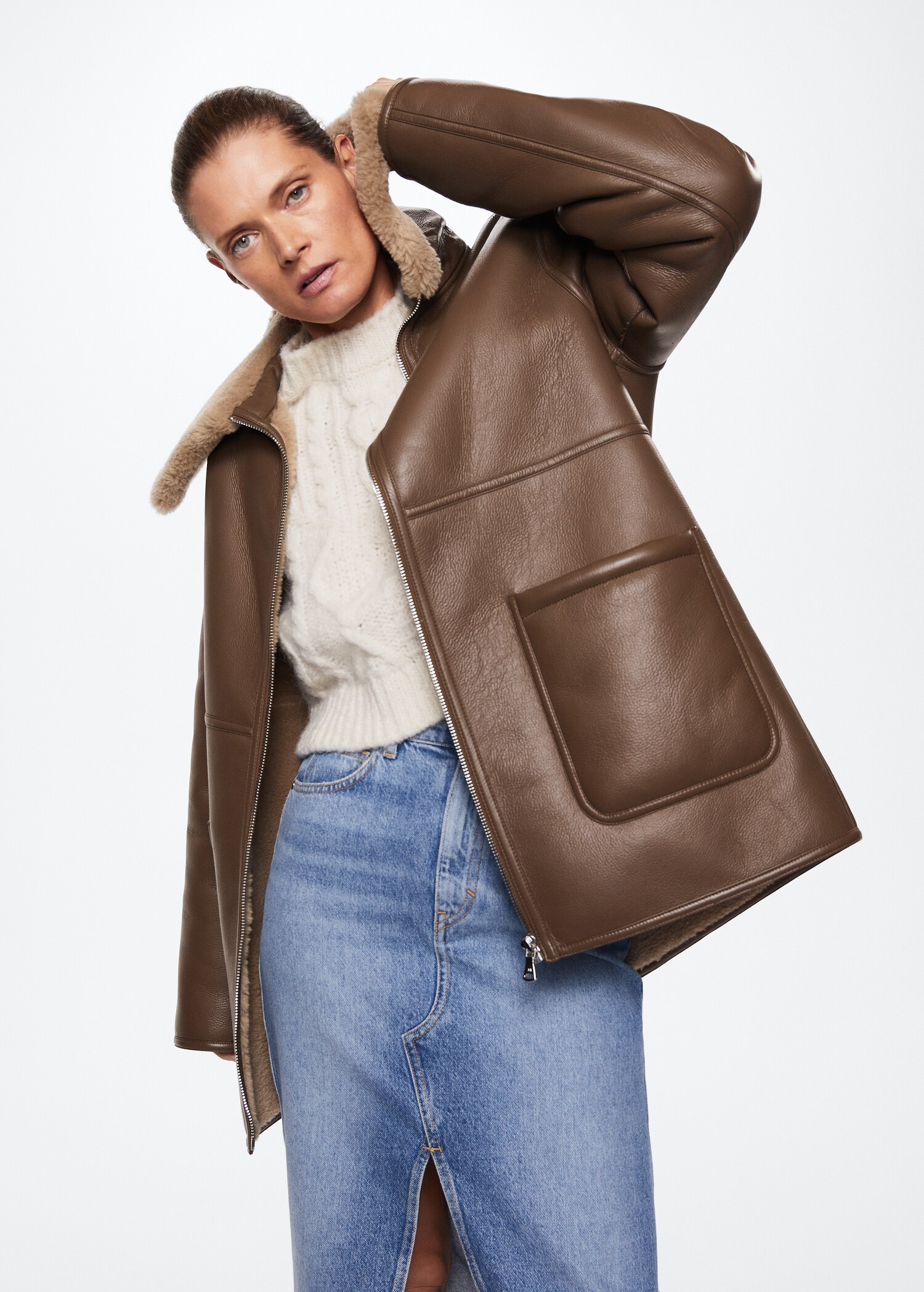 Coat with shearling-effect lining - Details of the article 4
