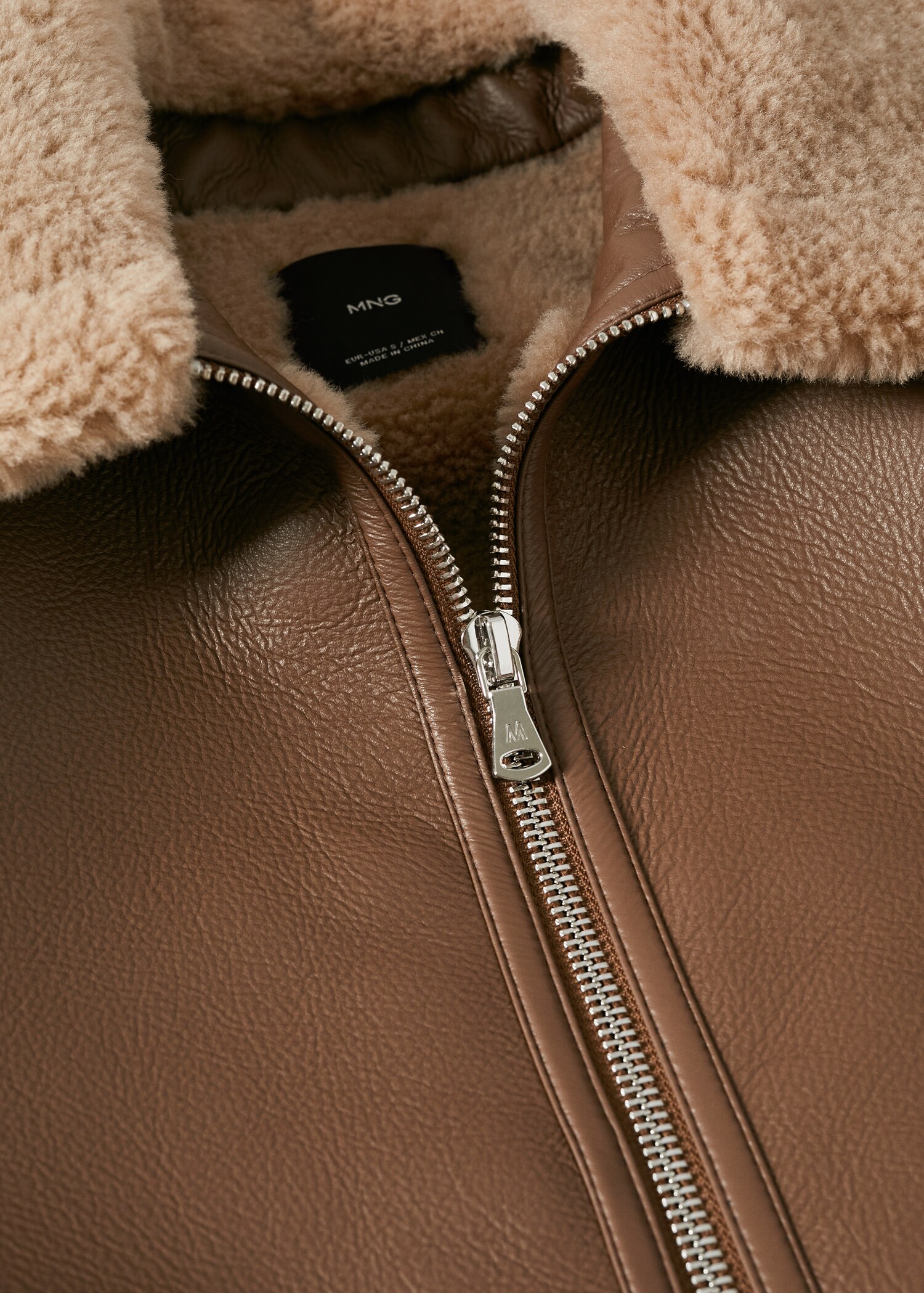 Coat with shearling-effect lining - Details of the article 8